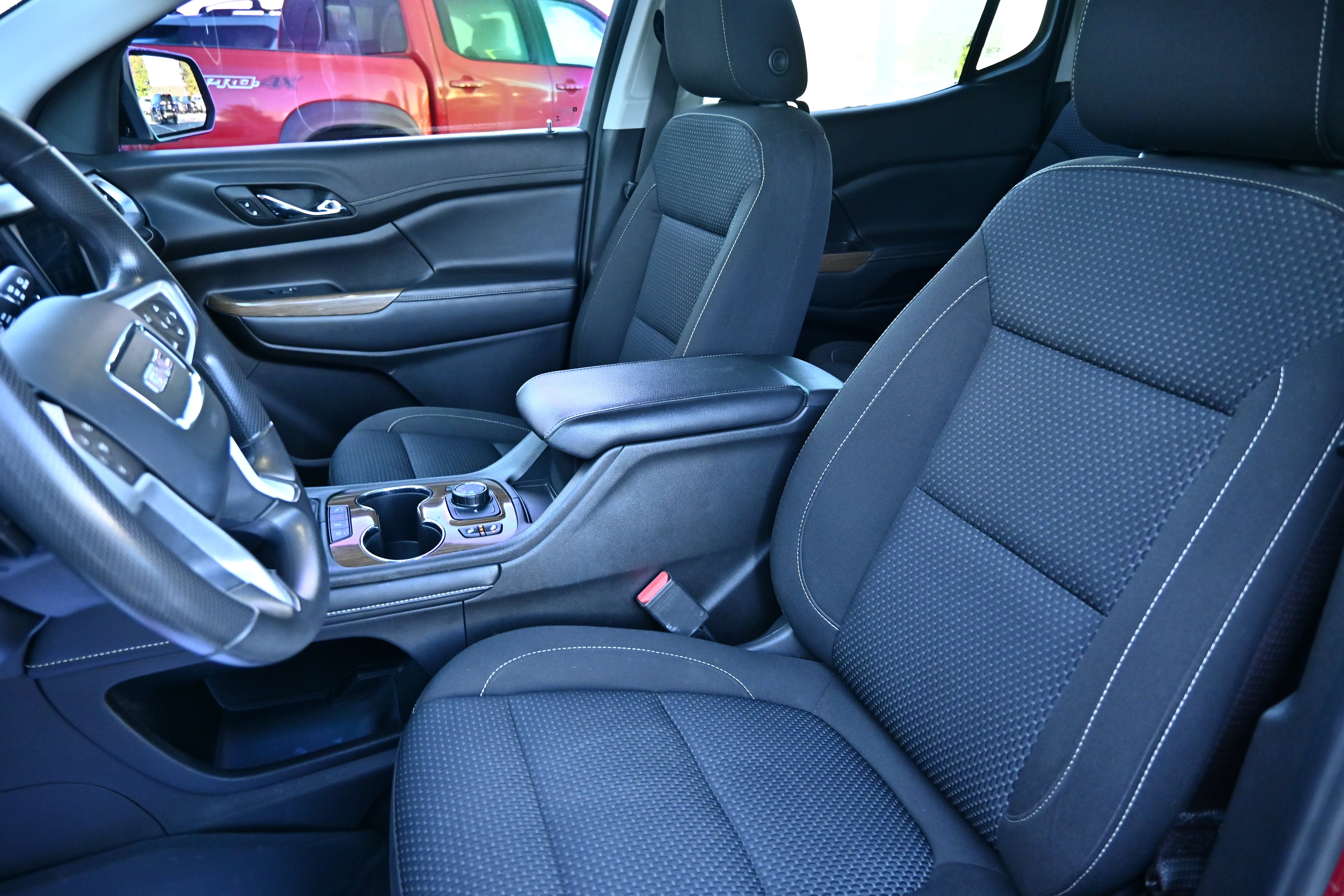 2022 GMC Acadia SLE