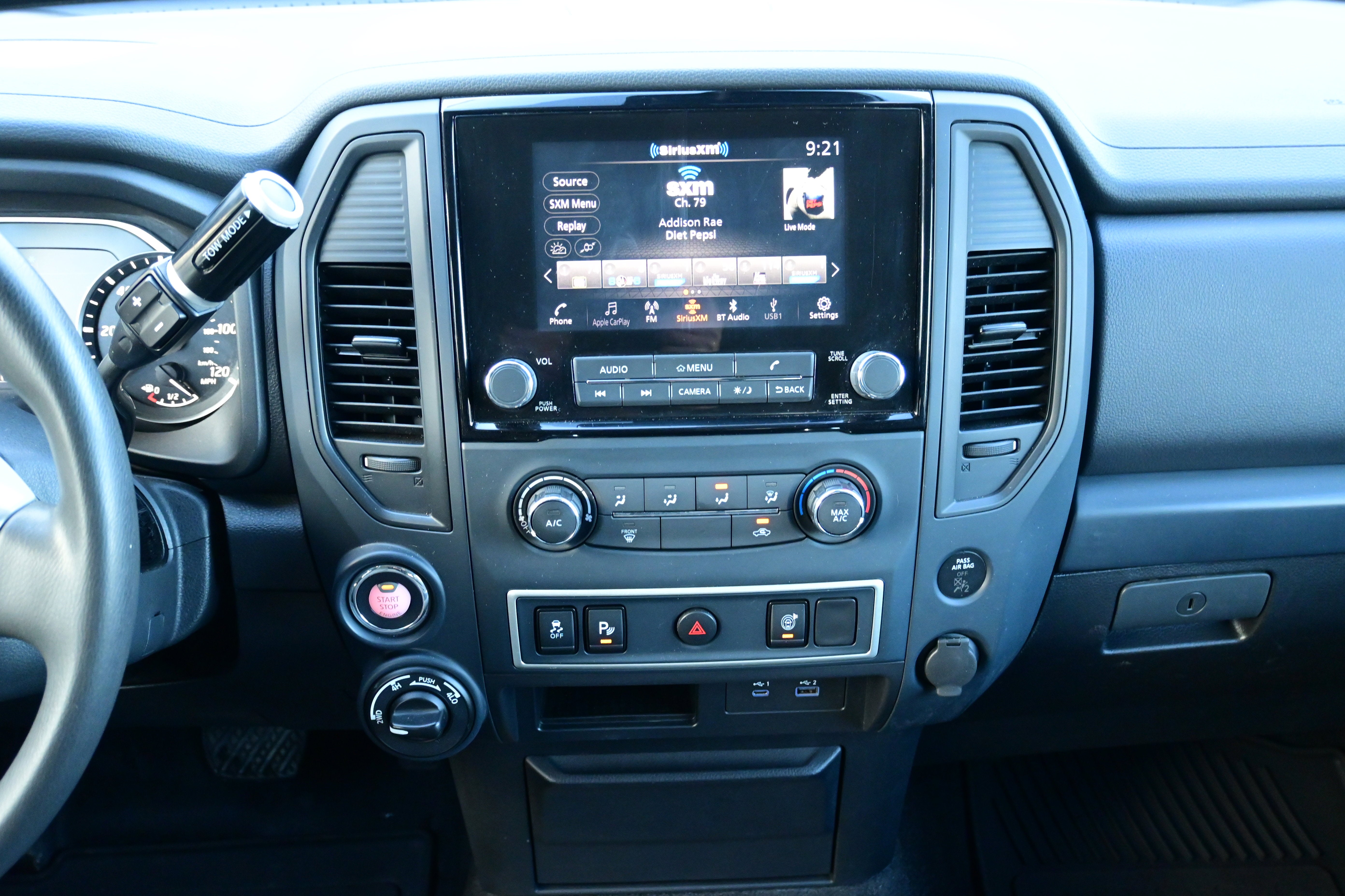 2022 Nissan Titan Crew Cab S