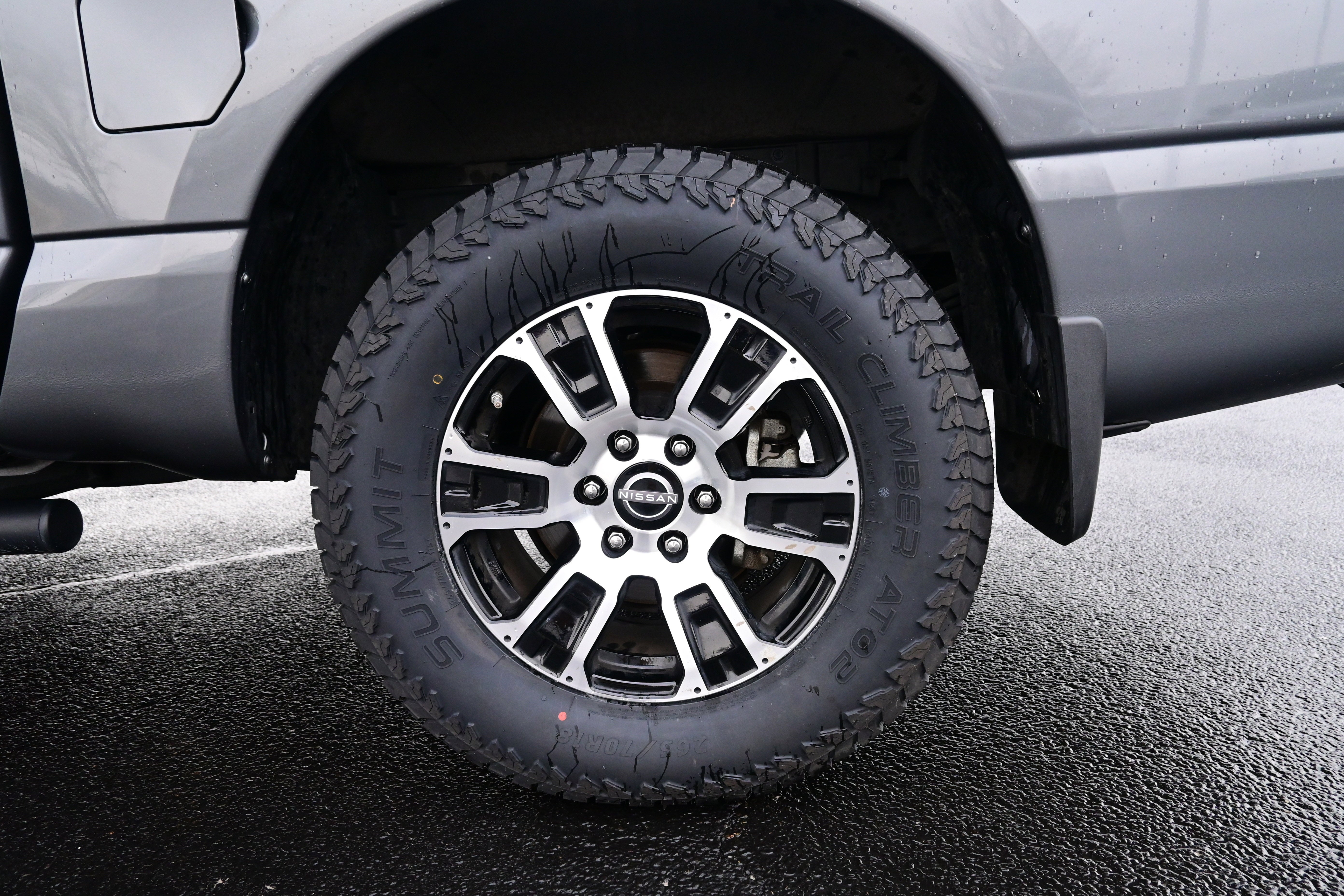 2024 Nissan Titan Crew Cab SV