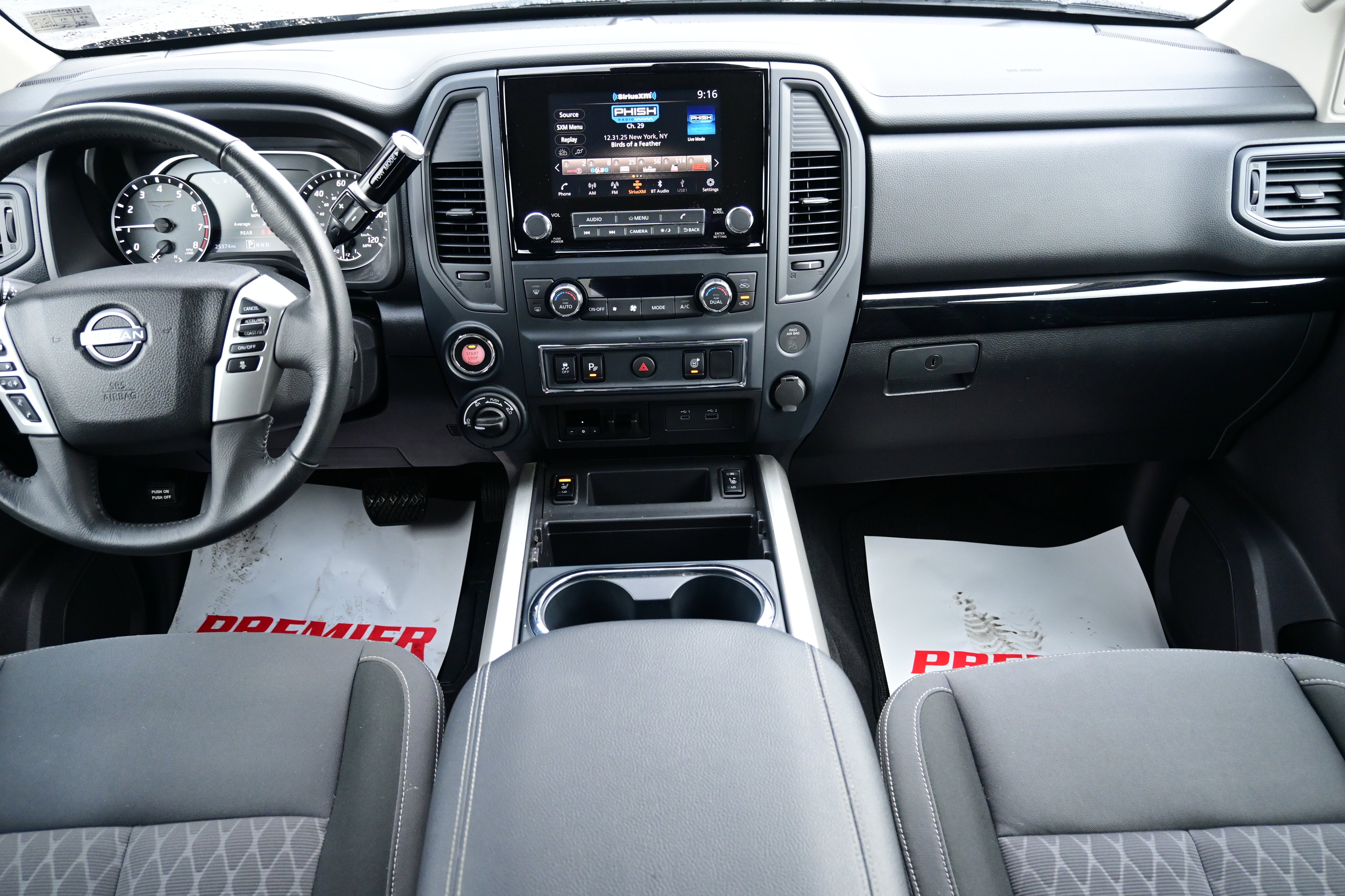 2024 Nissan Titan Crew Cab SV