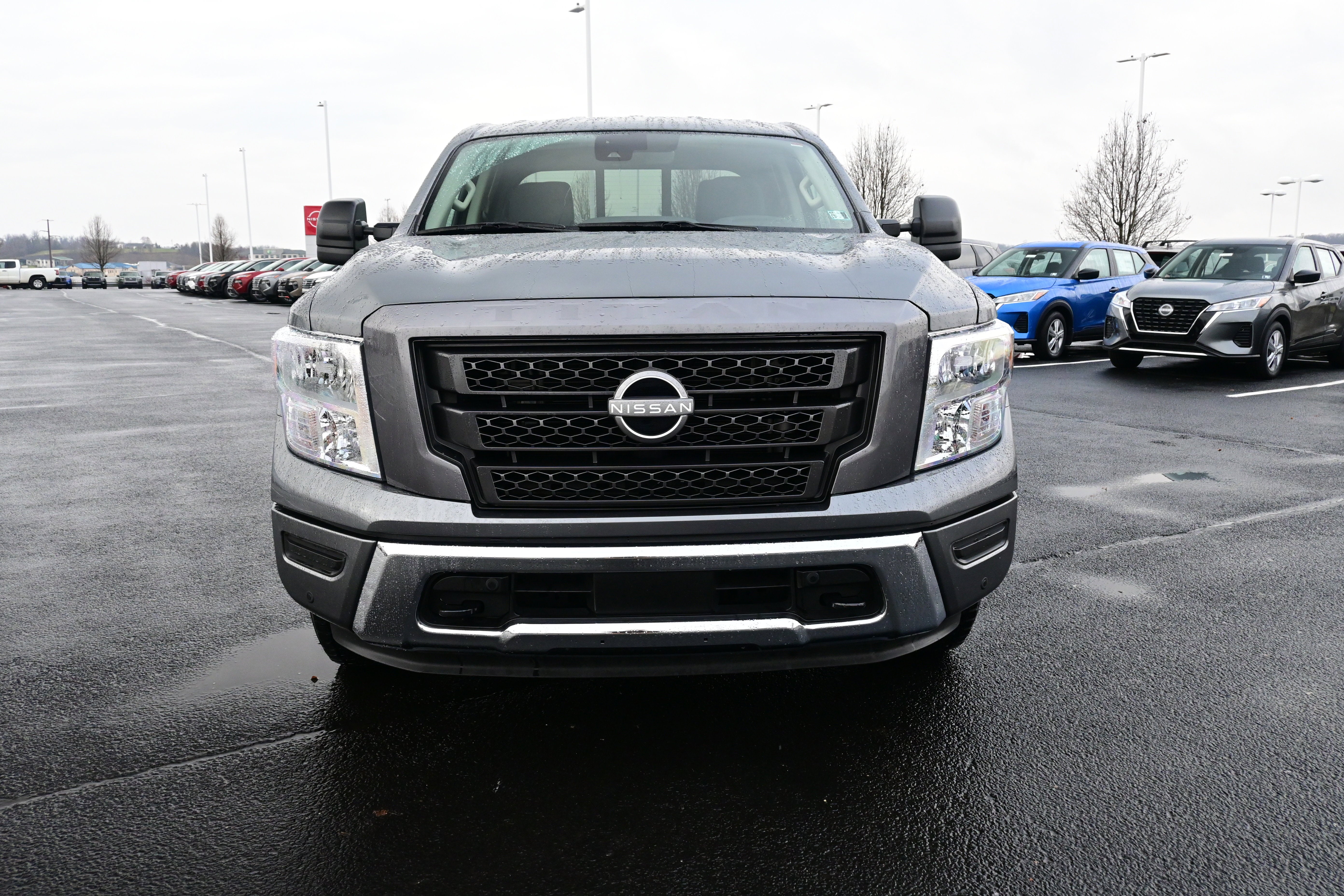 2024 Nissan Titan Crew Cab SV