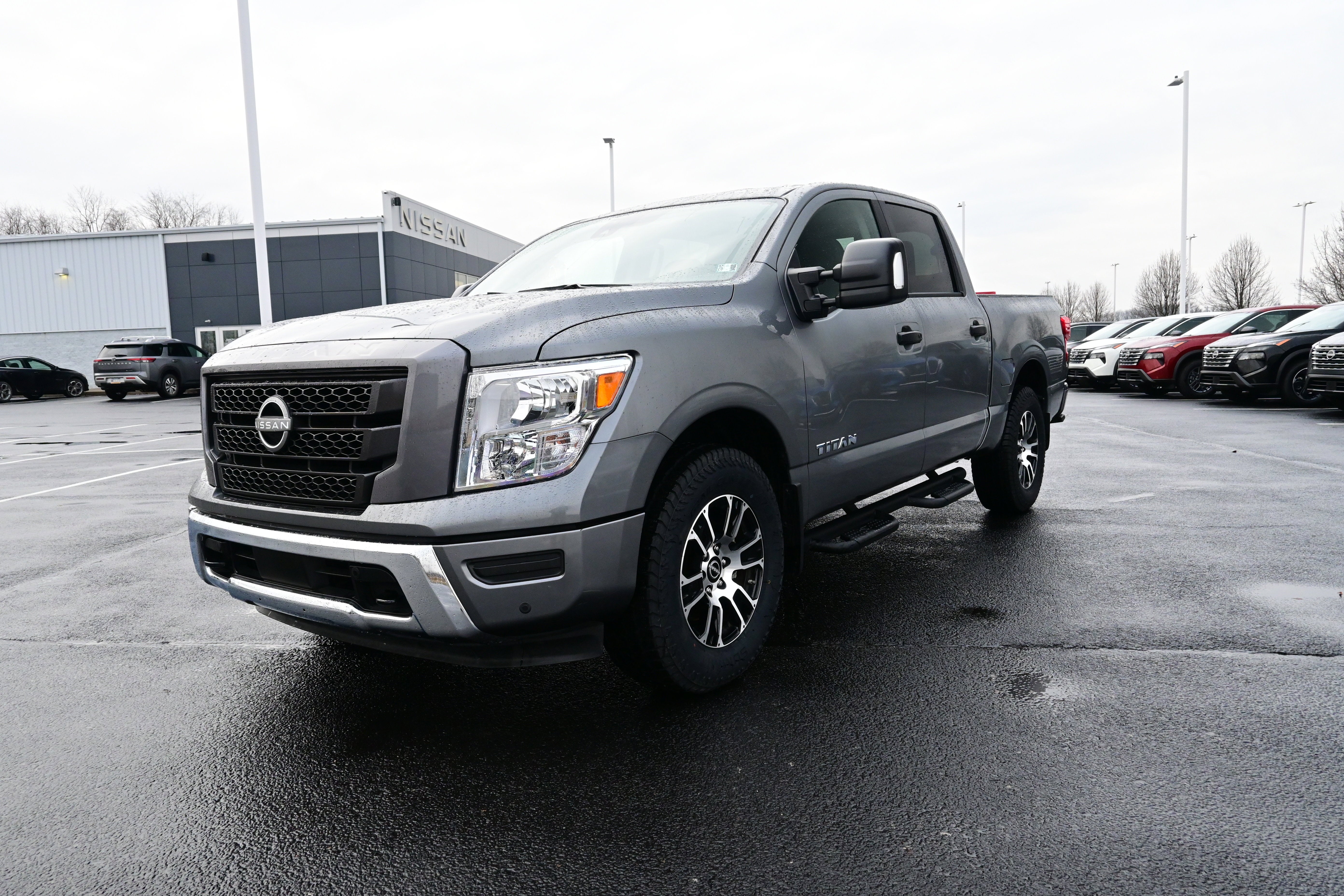 2024 Nissan Titan Crew Cab SV