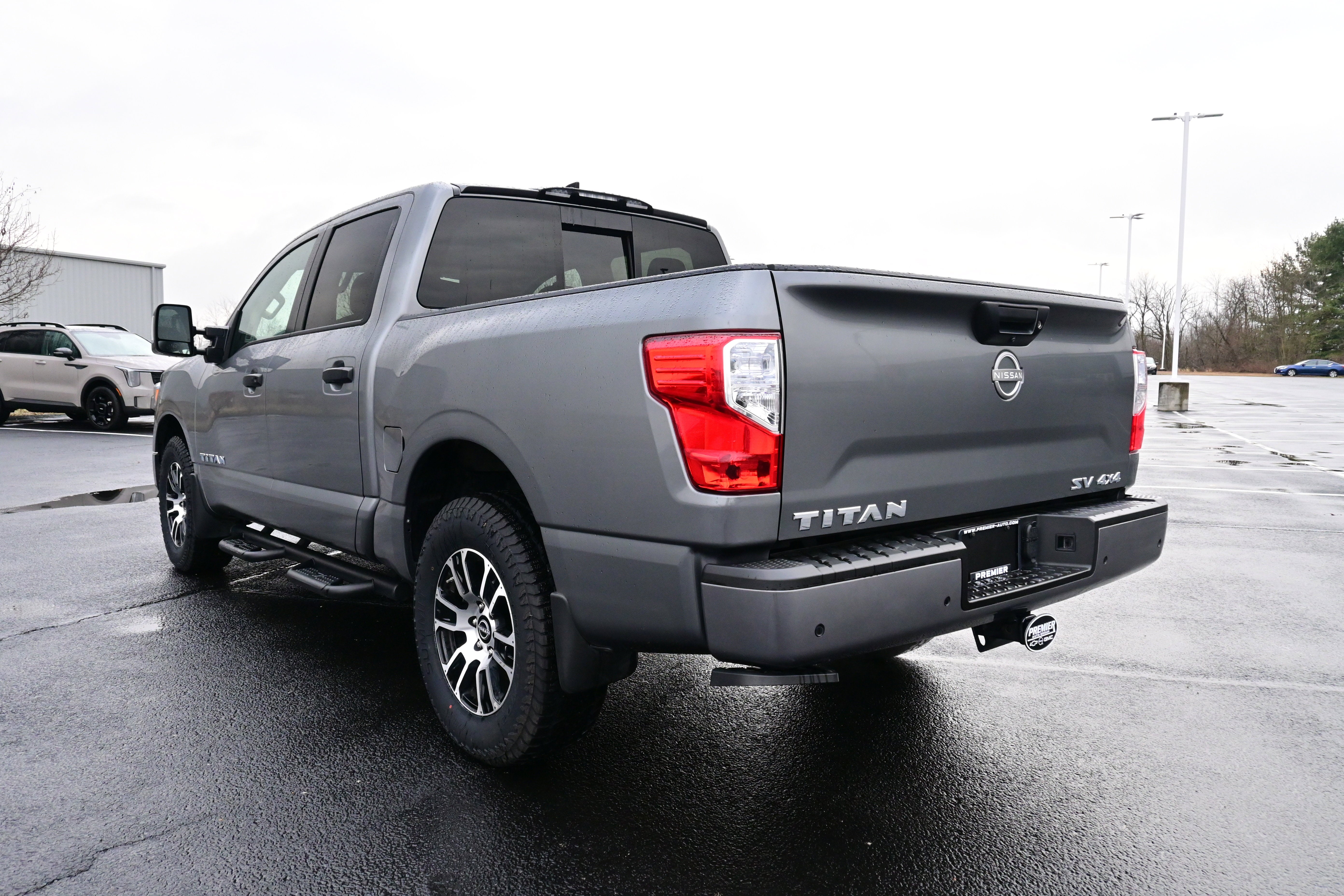 2024 Nissan Titan Crew Cab SV