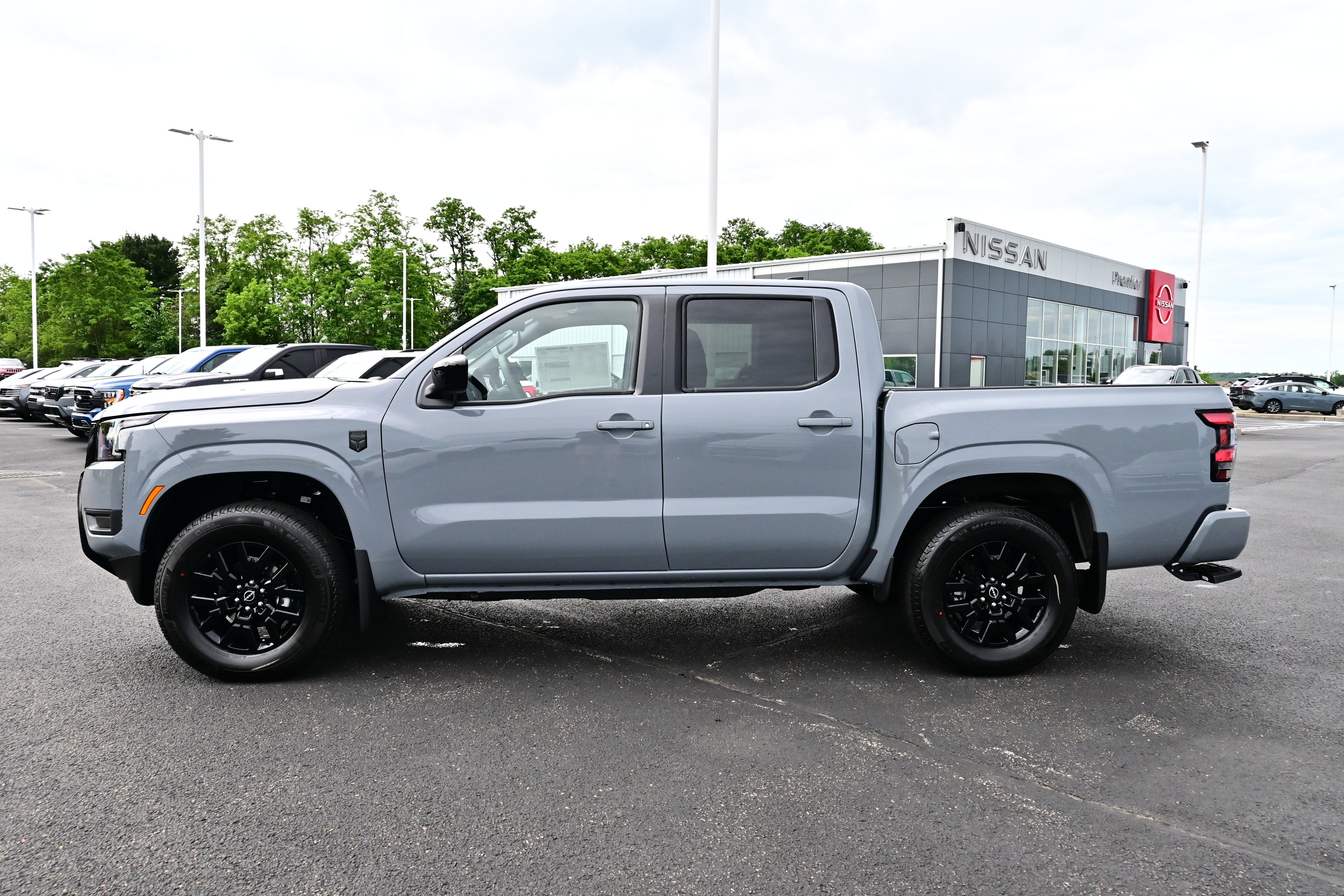 2026 Nissan Frontier Crew Cab SV