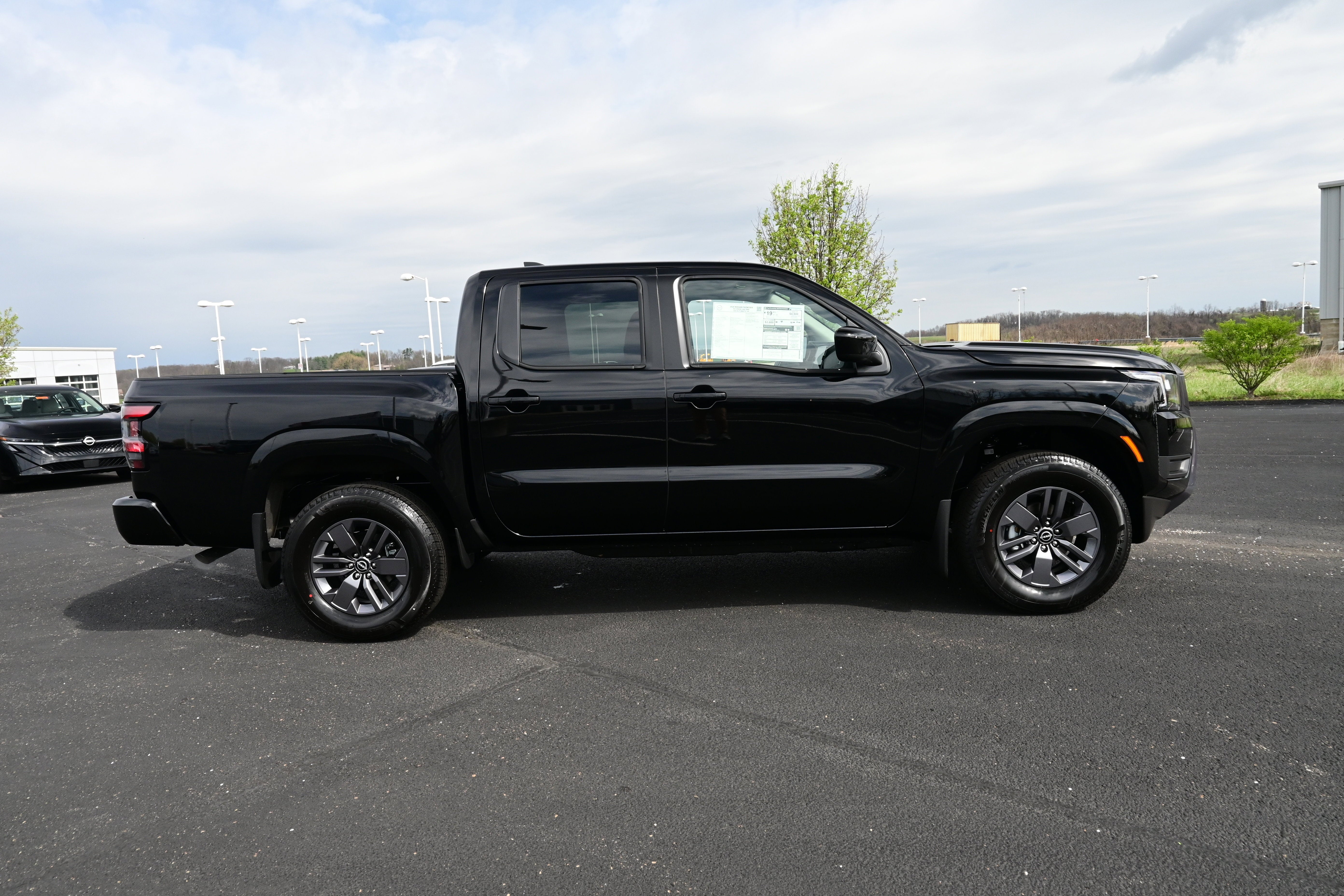 2026 Nissan Frontier Crew Cab SV