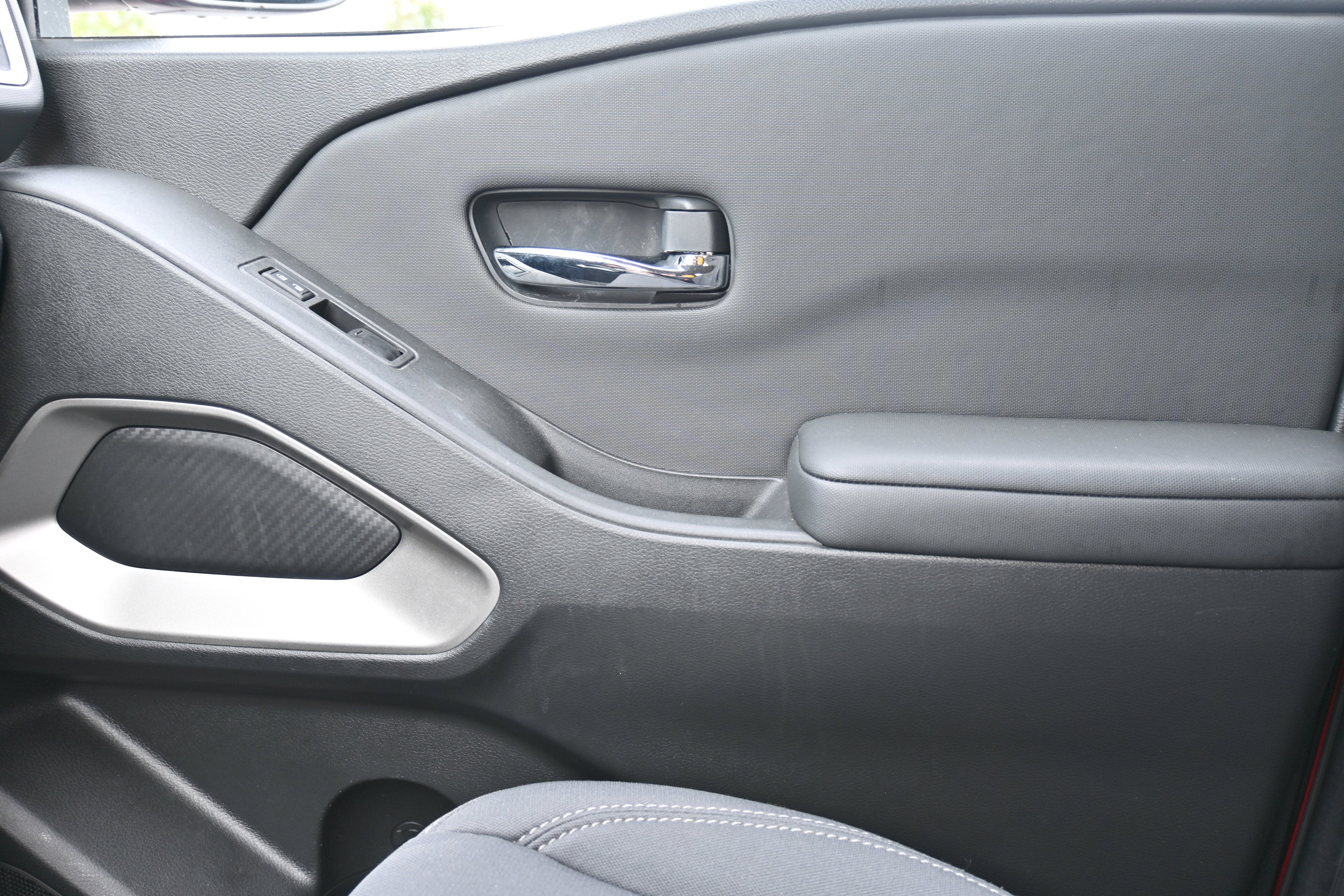 2024 Nissan Frontier Crew Cab SV