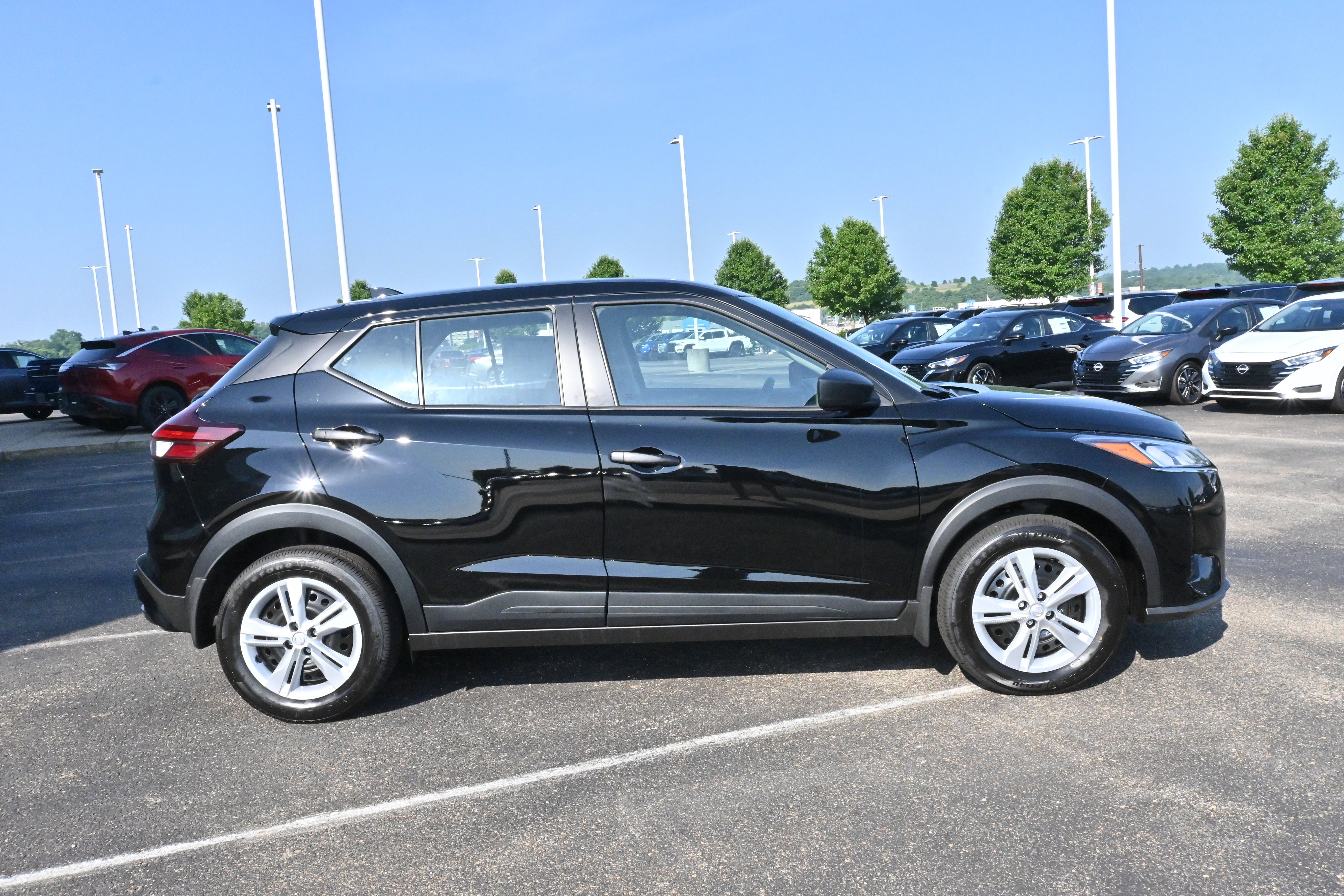 2025 Nissan Kicks Play S