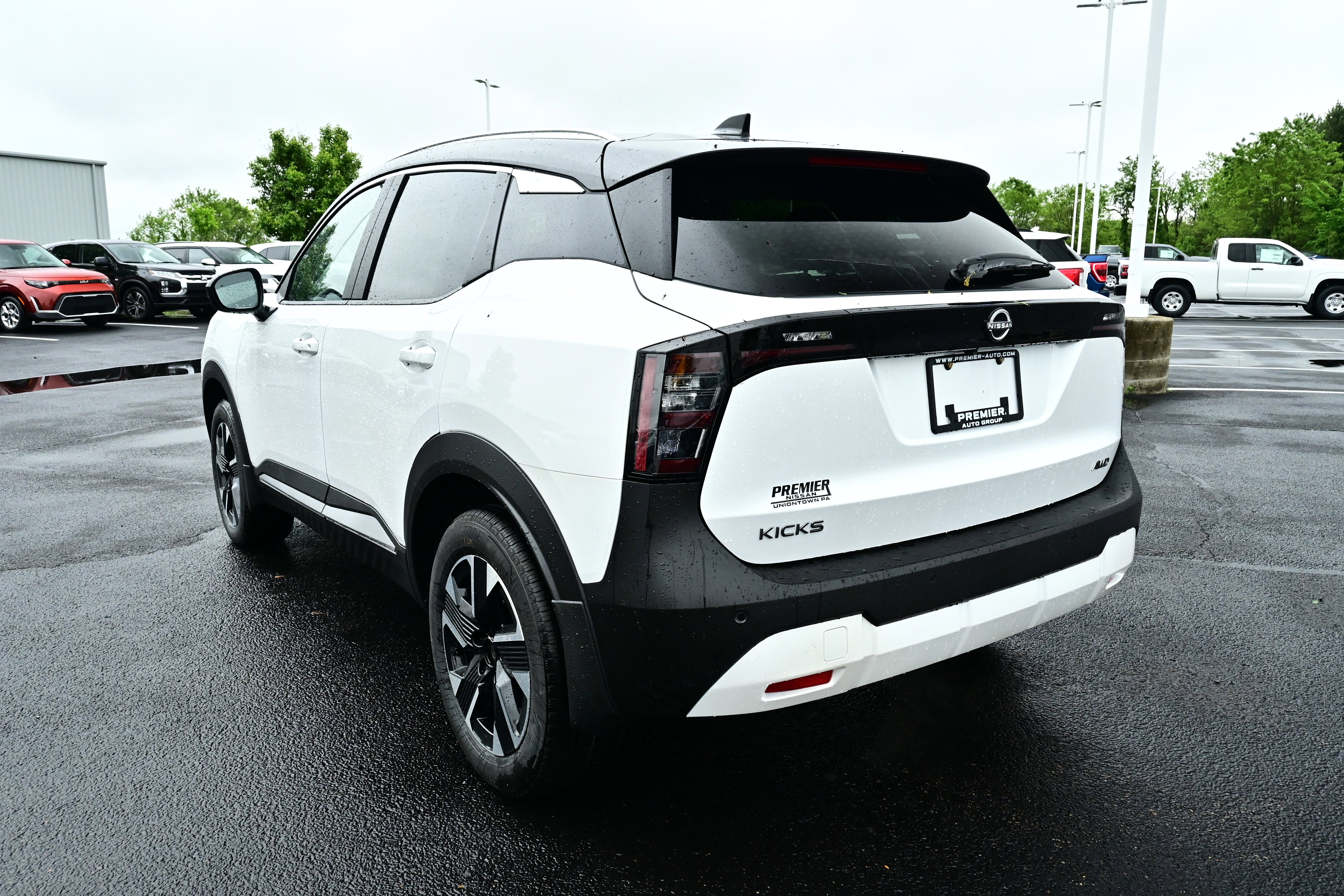 2026 Nissan Kicks SV