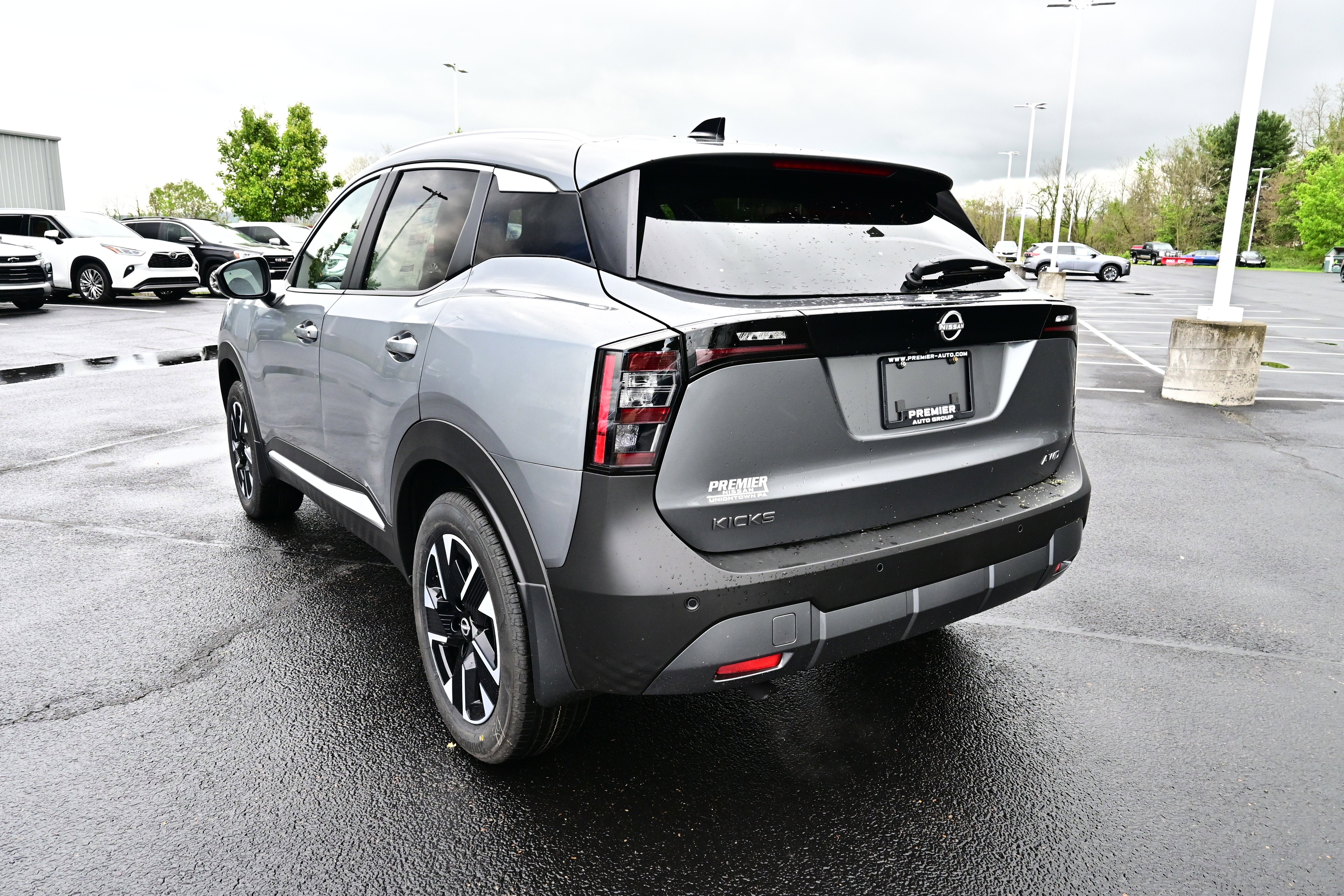 2026 Nissan Kicks SV