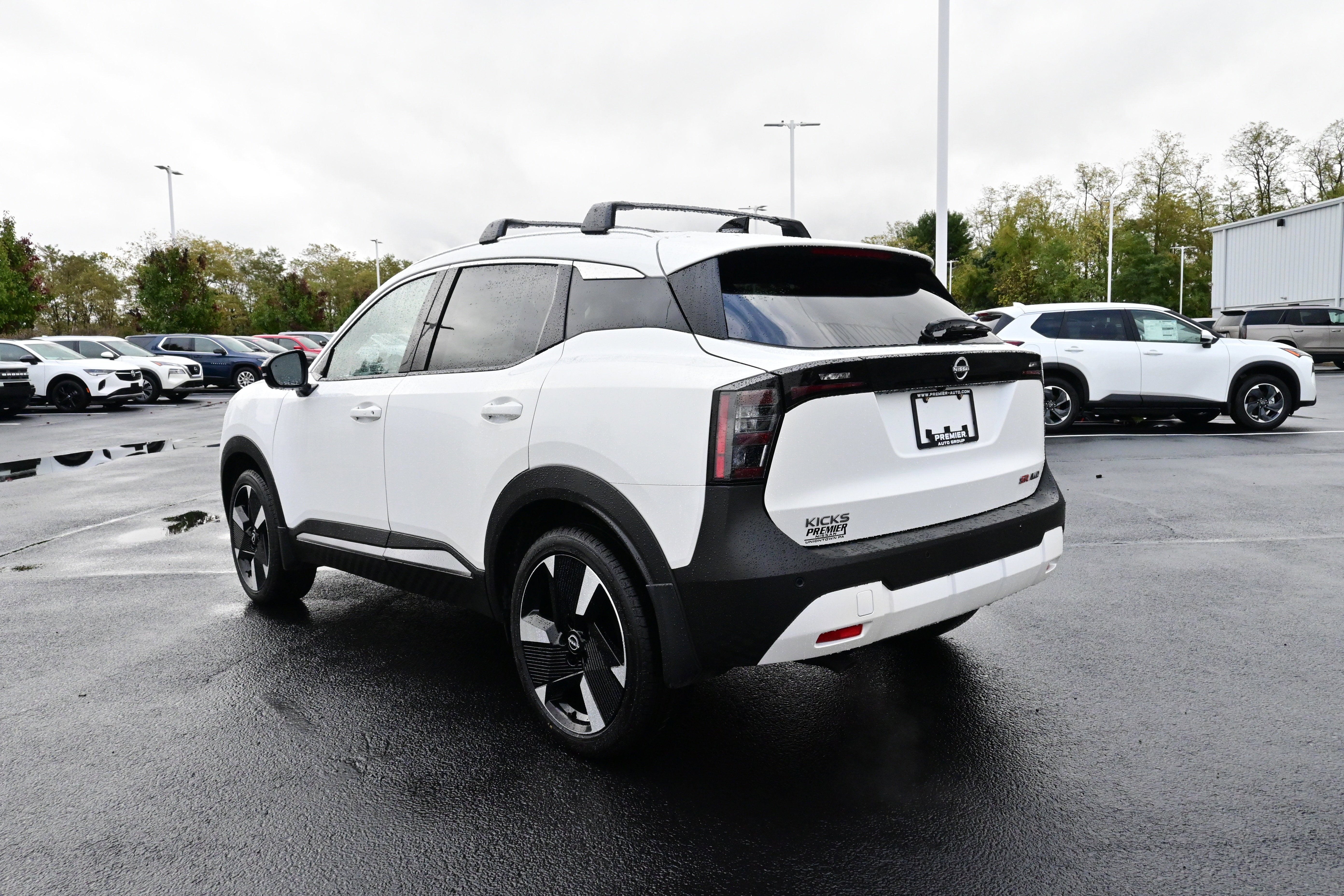 2026 Nissan Kicks SR