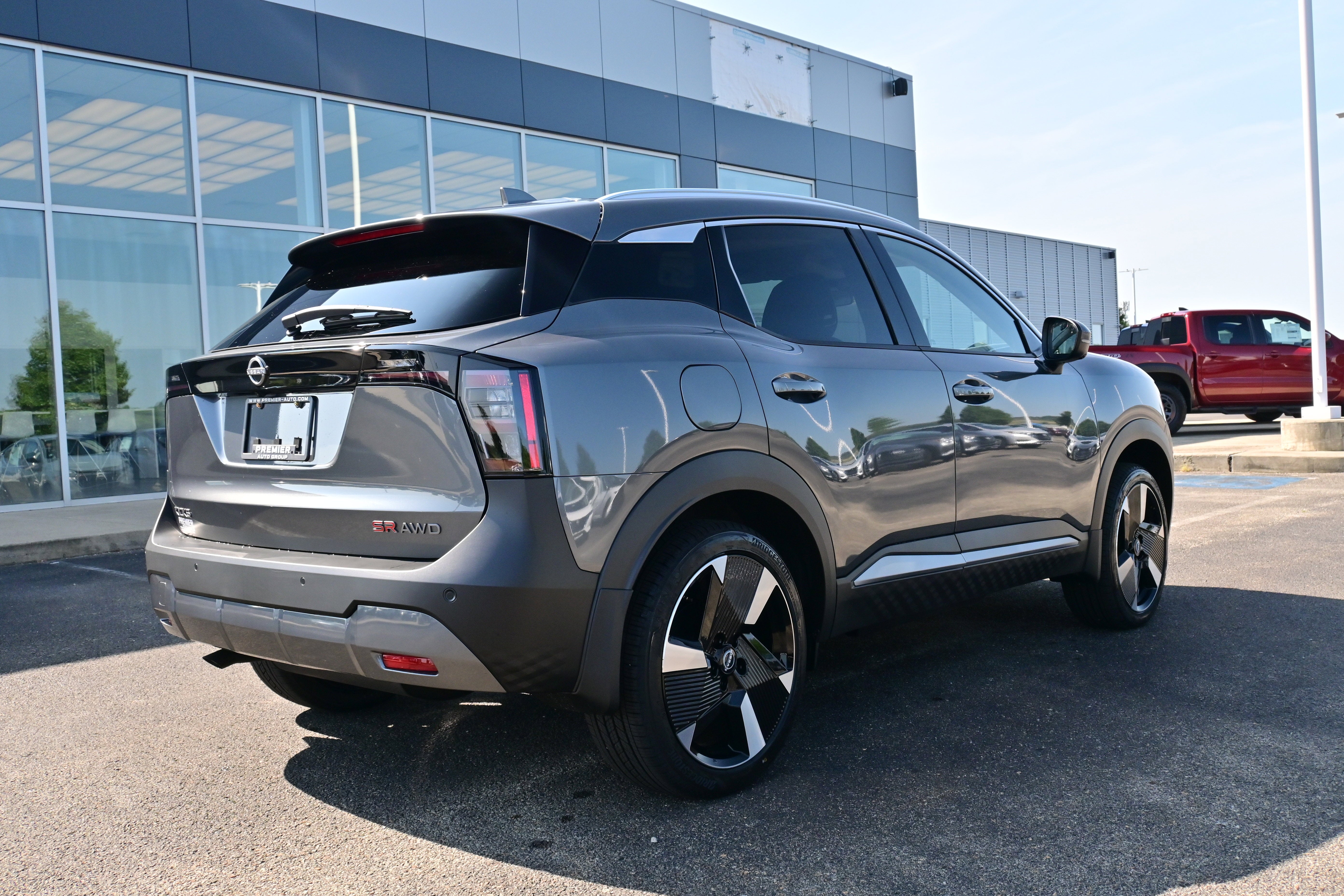 2025 Nissan Kicks SR