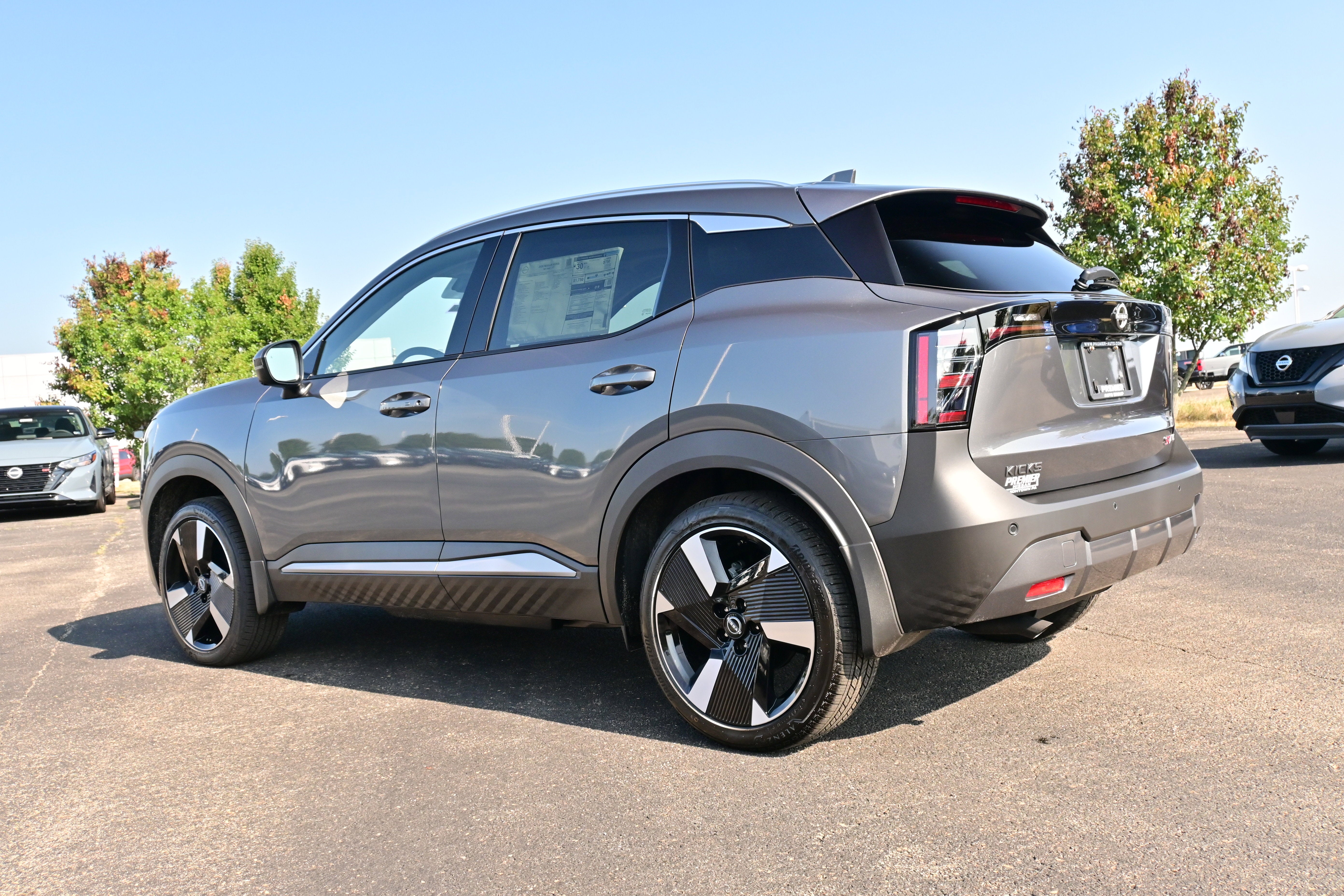 2025 Nissan Kicks SR