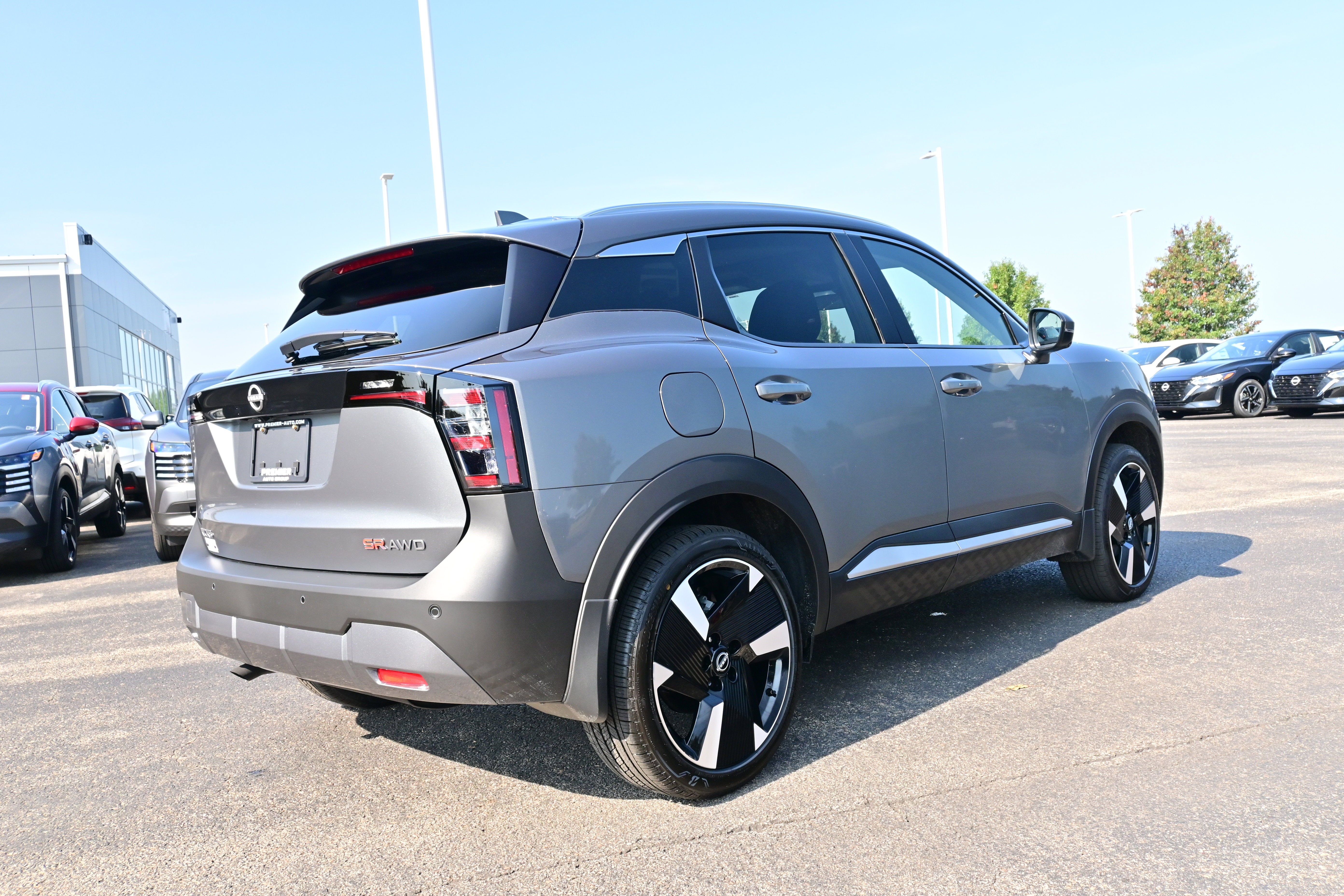 2025 Nissan Kicks SR
