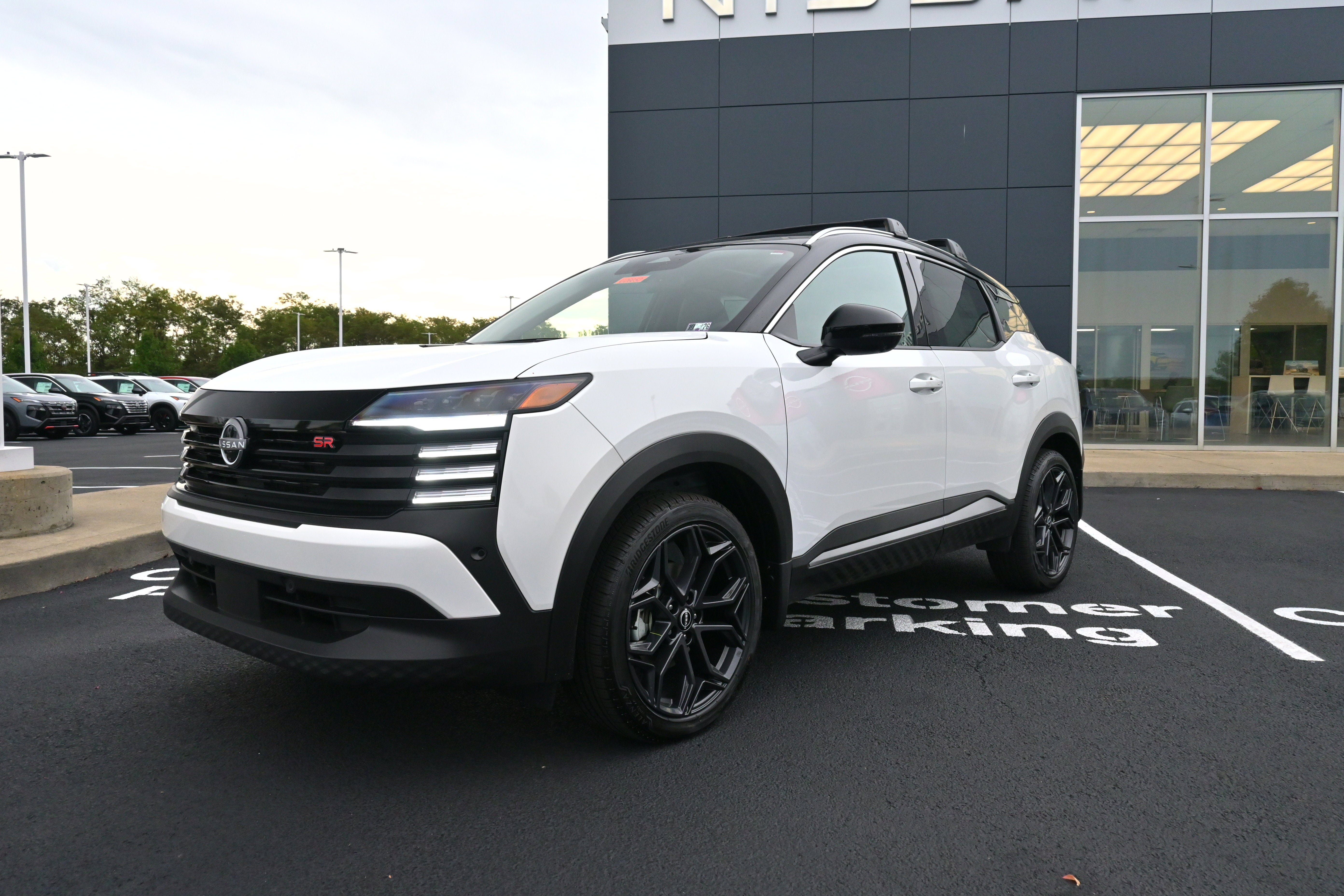 2026 Nissan Kicks SR