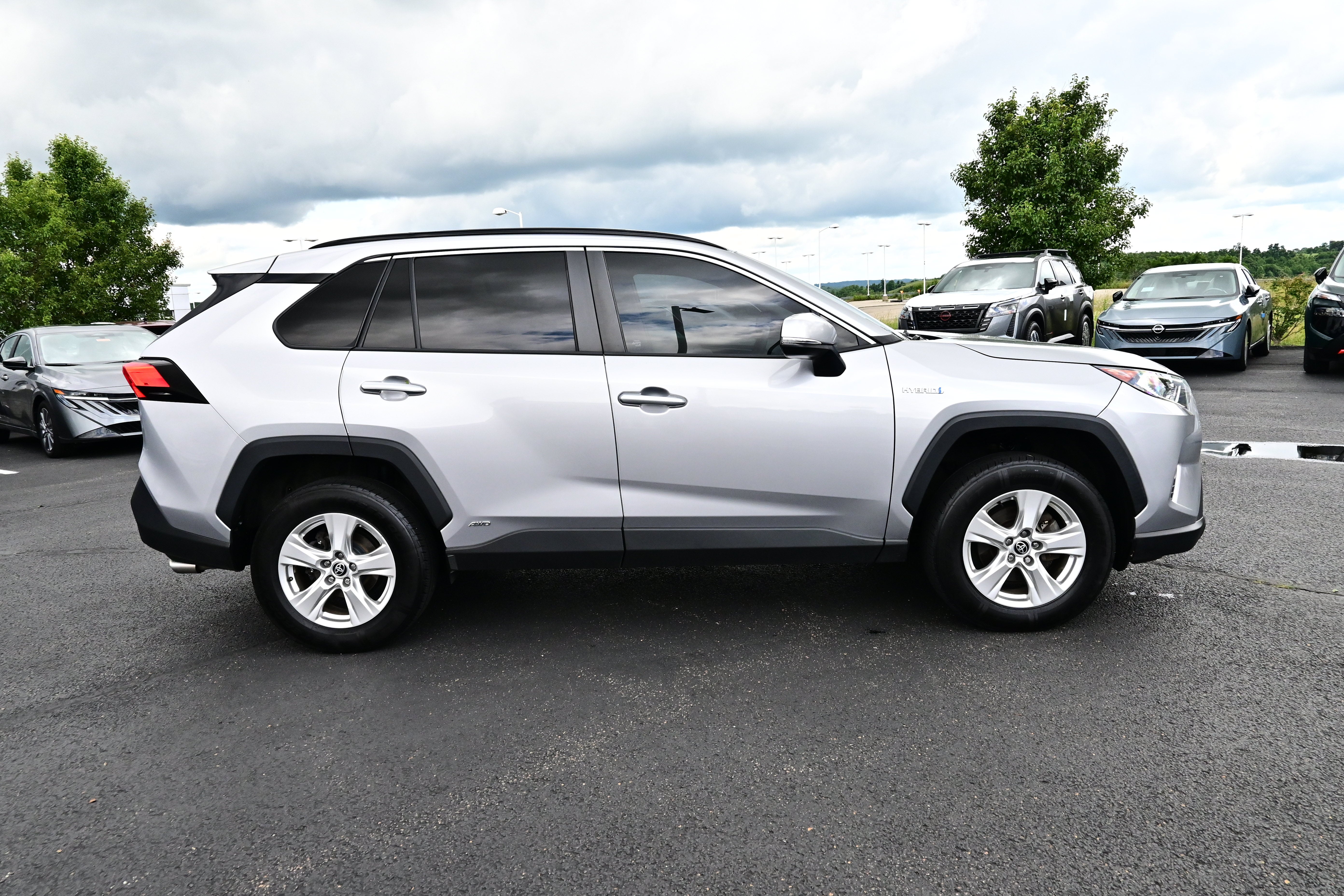 2021 Toyota RAV4 Hybrid XLE