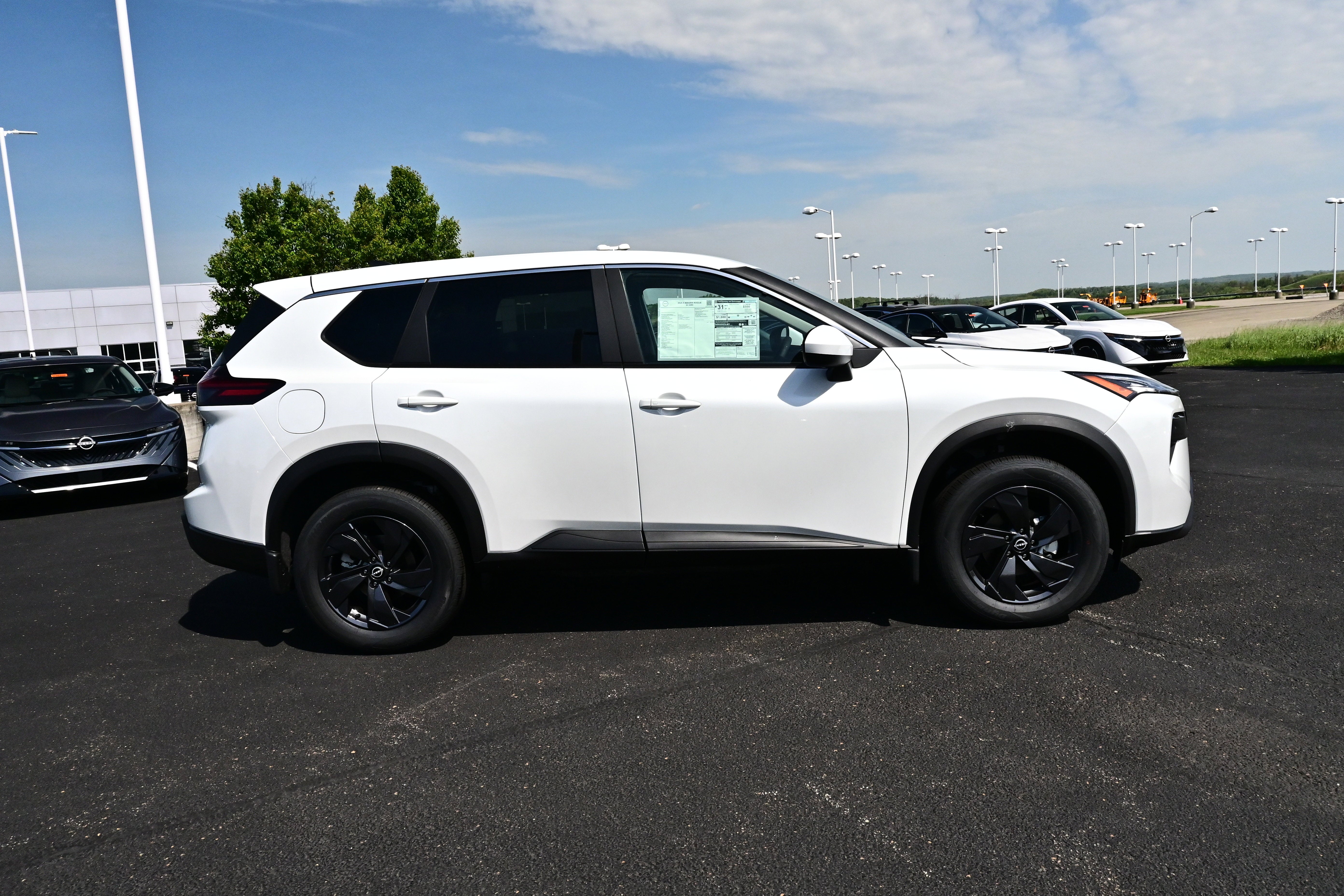 2026 Nissan Rogue SV