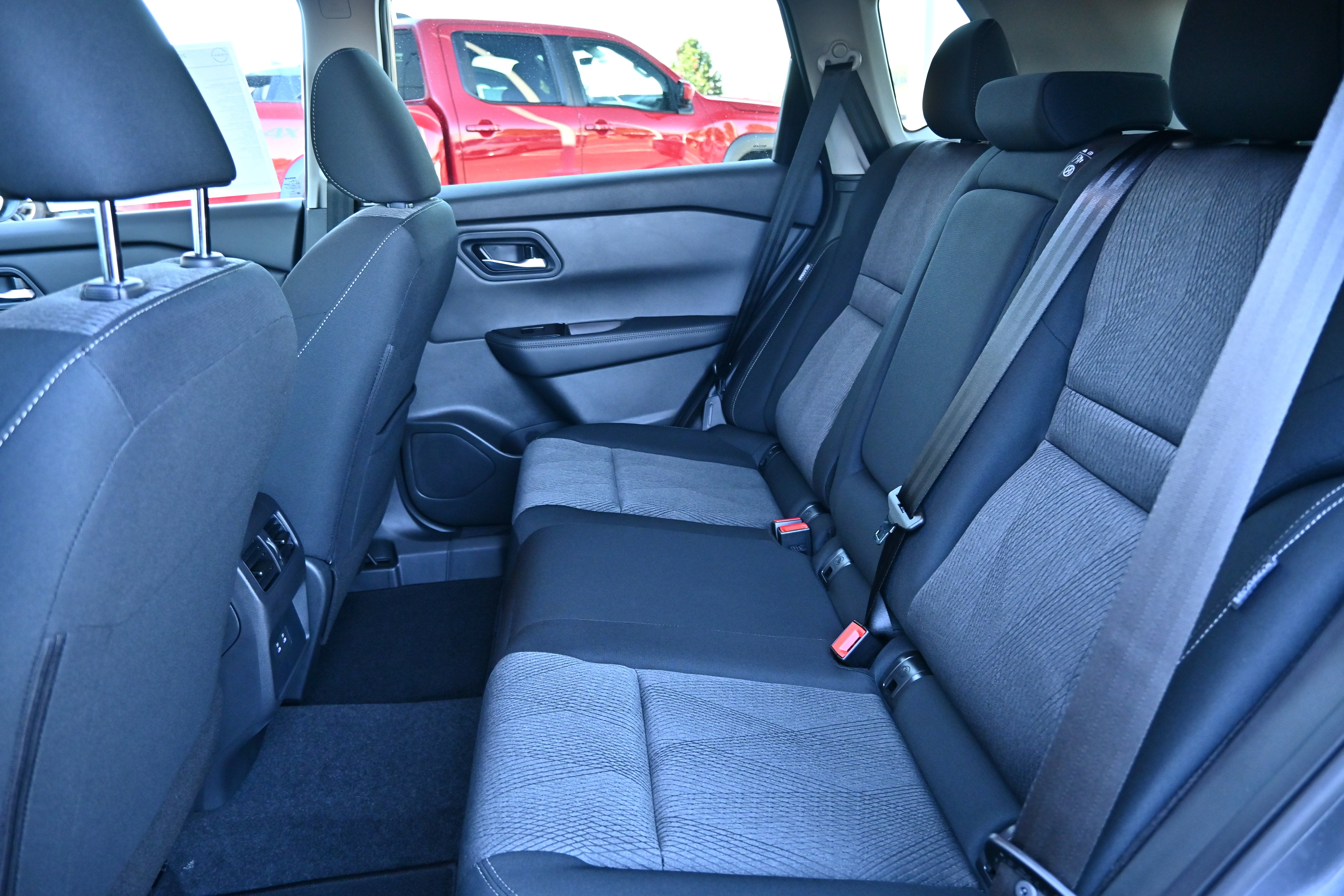 2027 Nissan Rogue SV