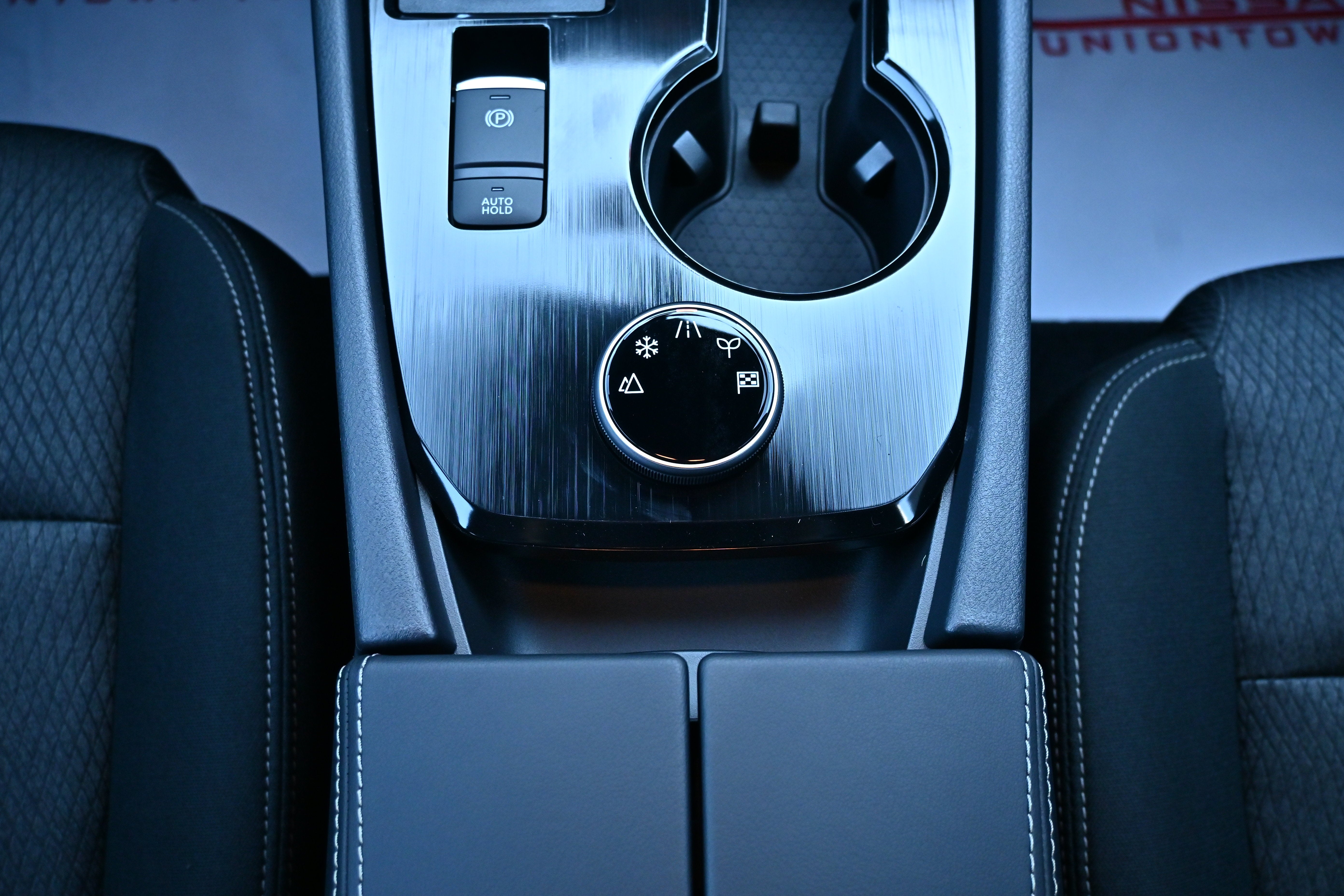 2027 Nissan Rogue SV