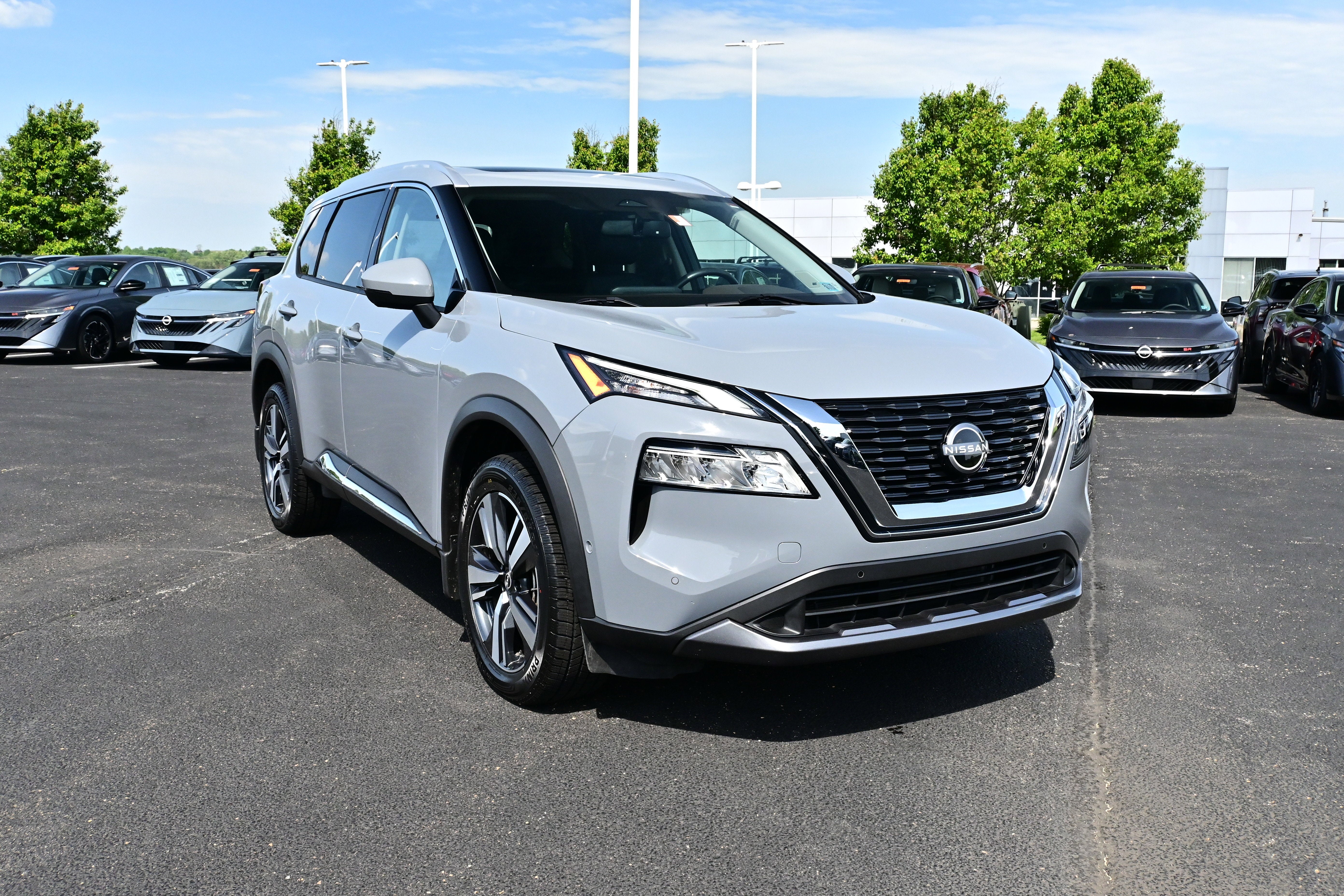 2023 Nissan Rogue SL