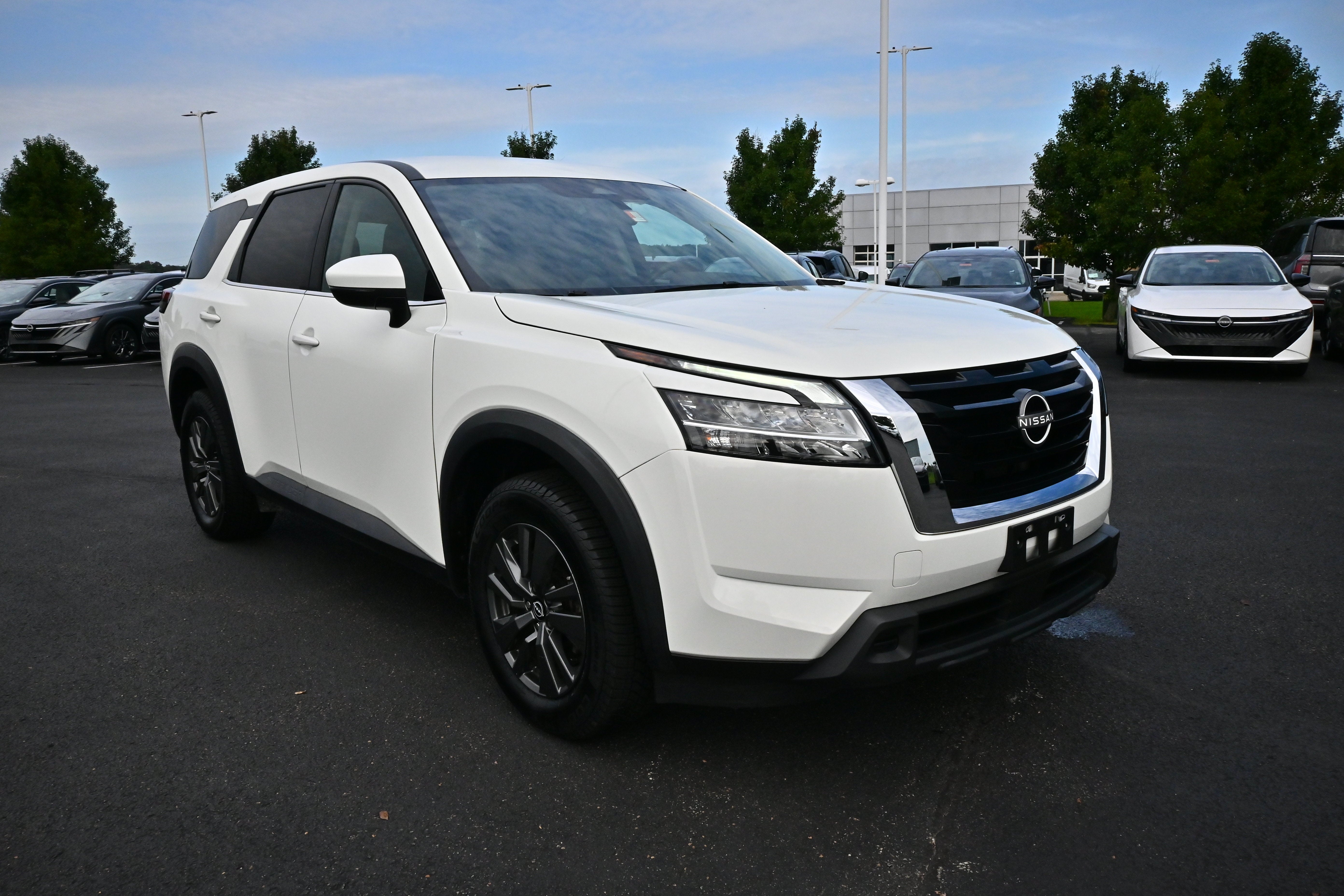 2022 Nissan Pathfinder S