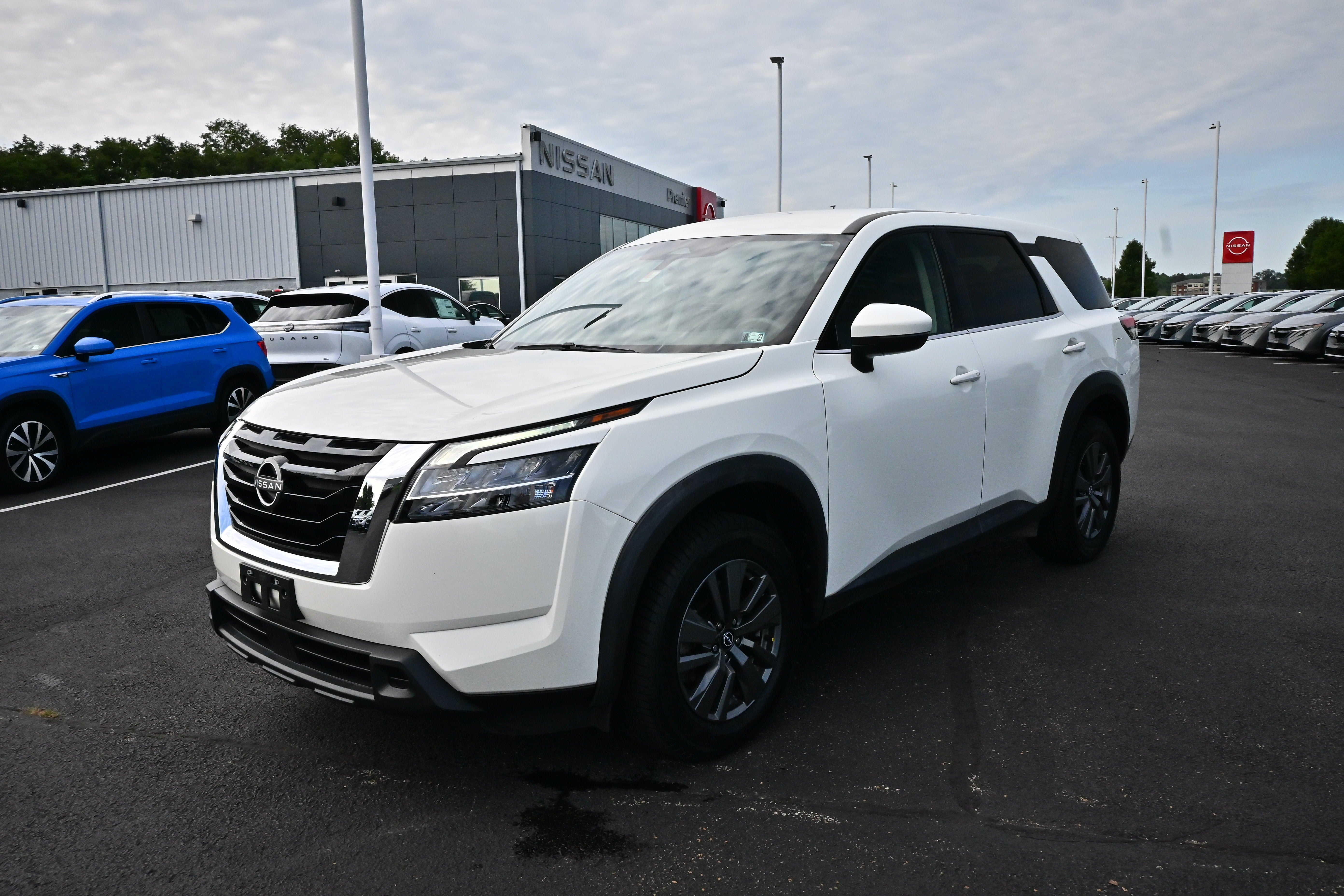 2022 Nissan Pathfinder S