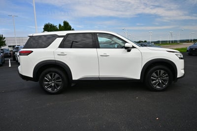 2022 Nissan Pathfinder S
