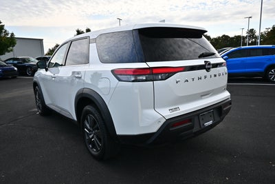 2022 Nissan Pathfinder S