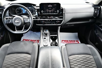 2022 Nissan Pathfinder SV