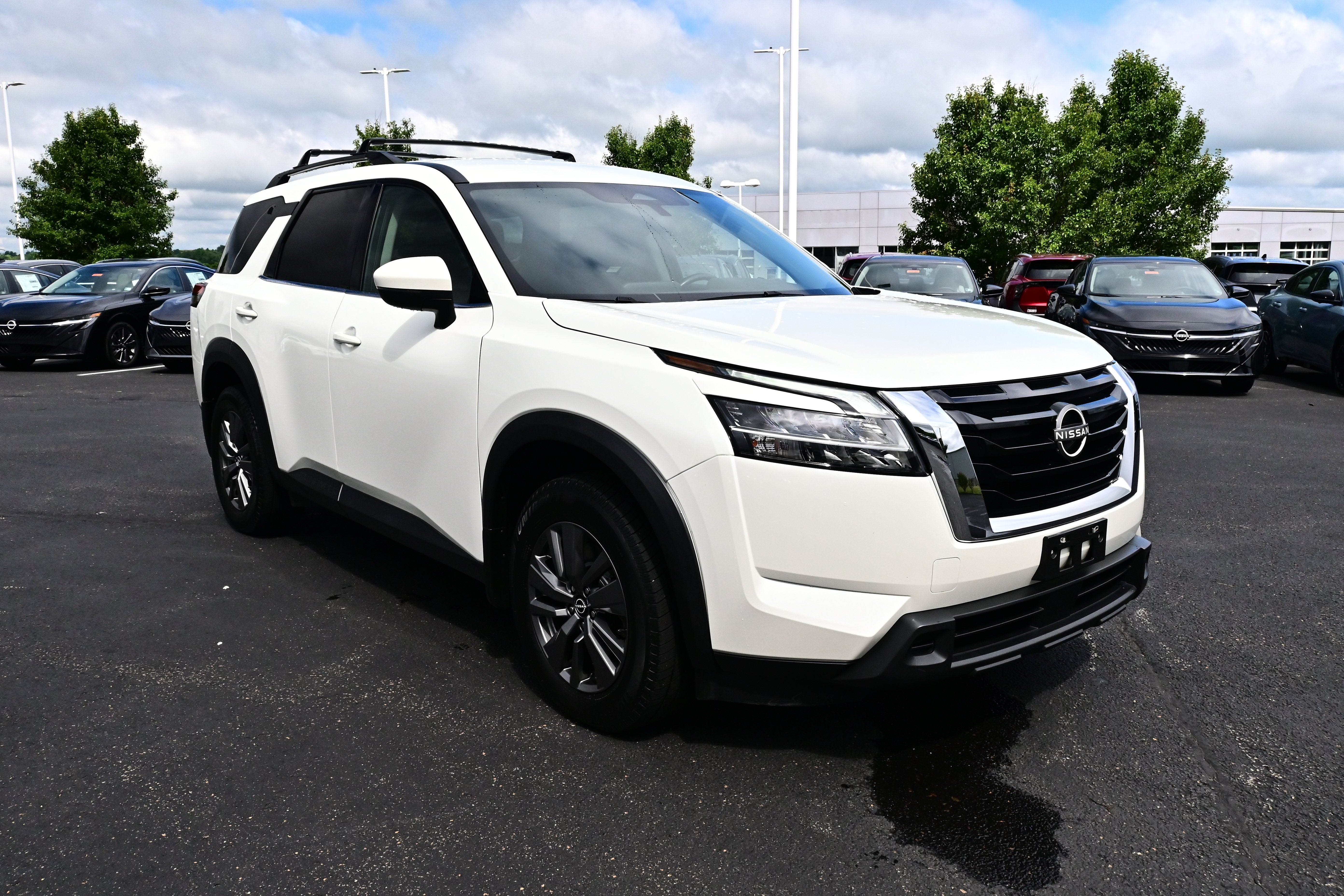 2022 Nissan Pathfinder SV
