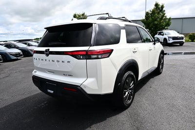 2022 Nissan Pathfinder SV