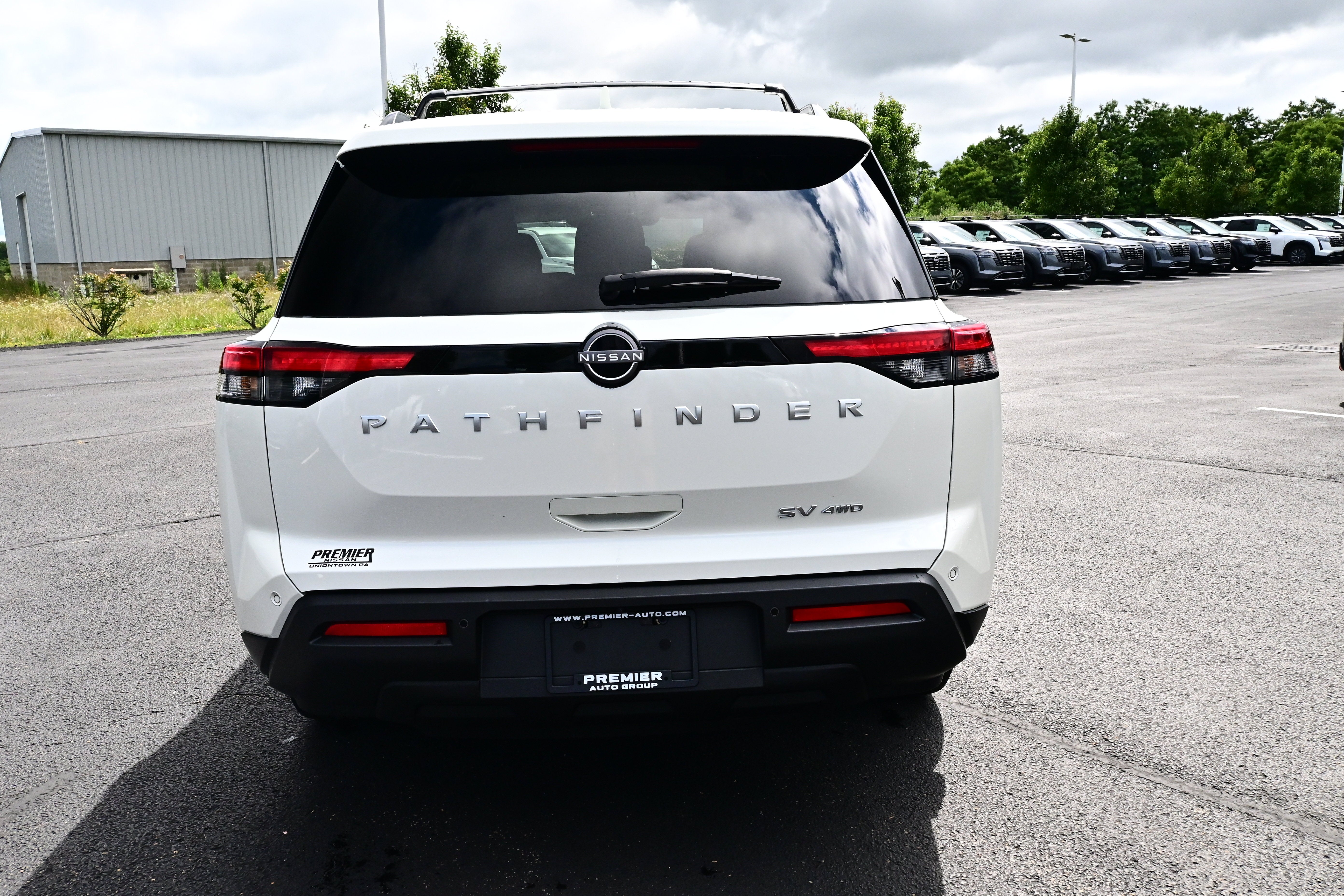 2022 Nissan Pathfinder SV