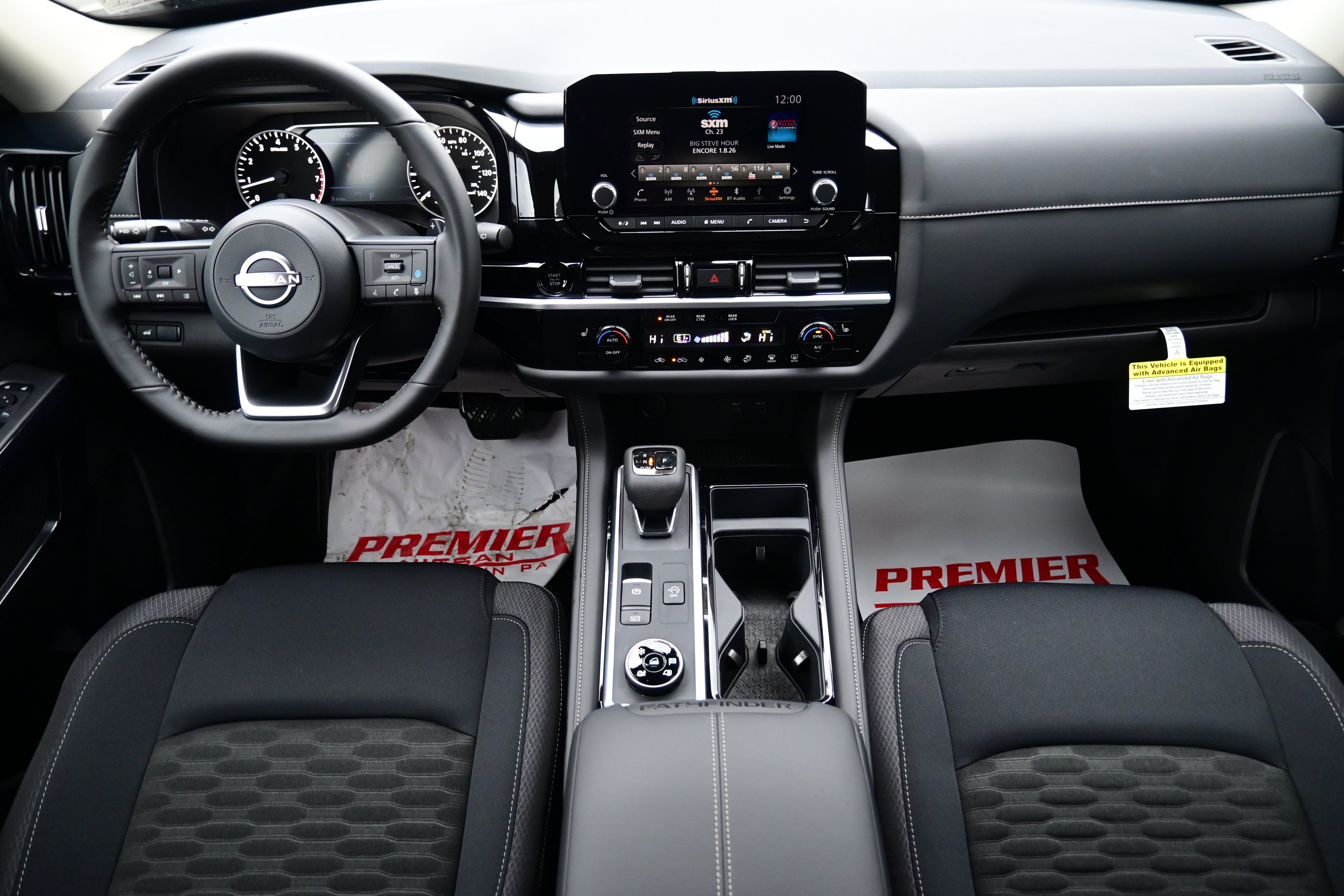 2025 Nissan Pathfinder SV