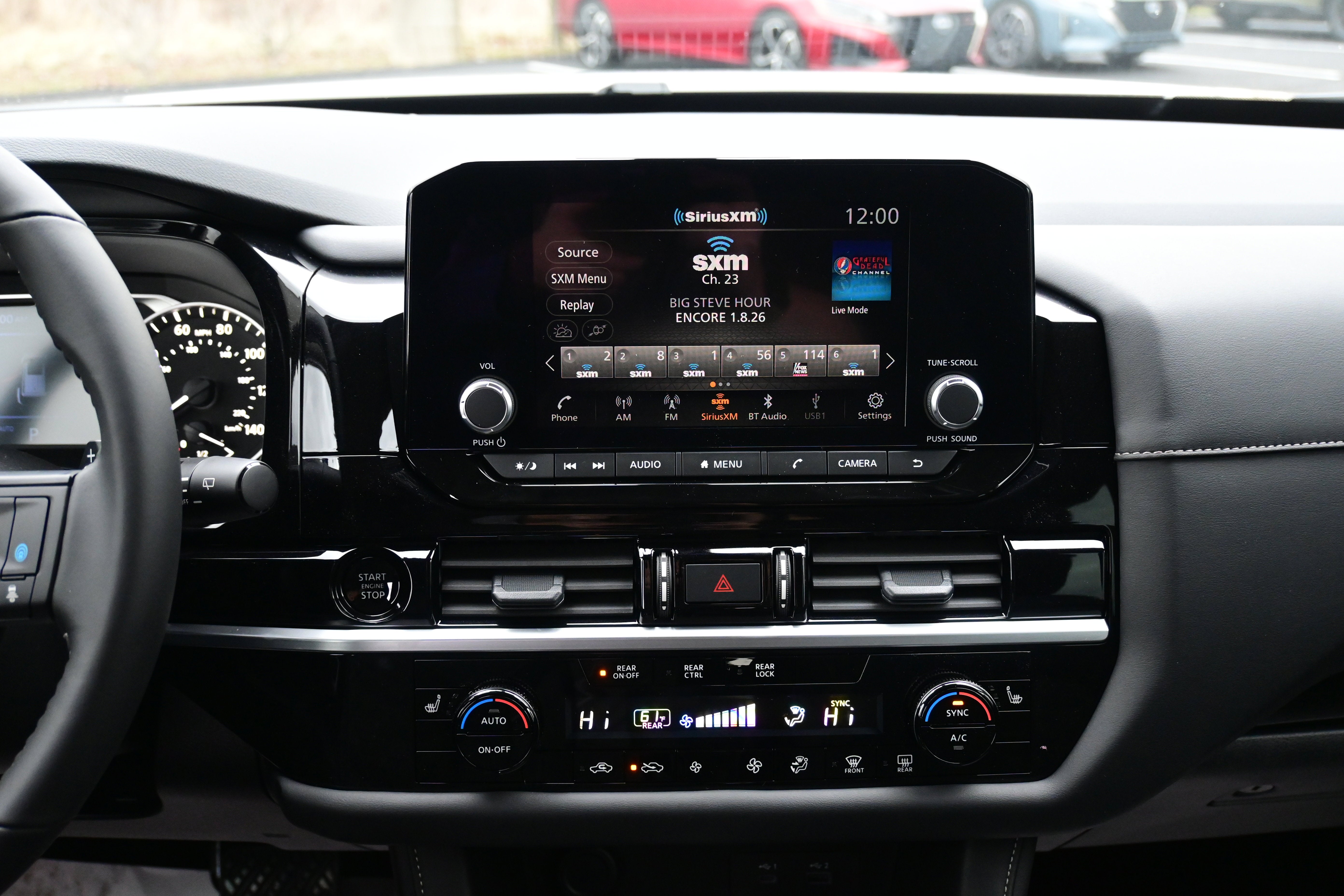 2025 Nissan Pathfinder SV