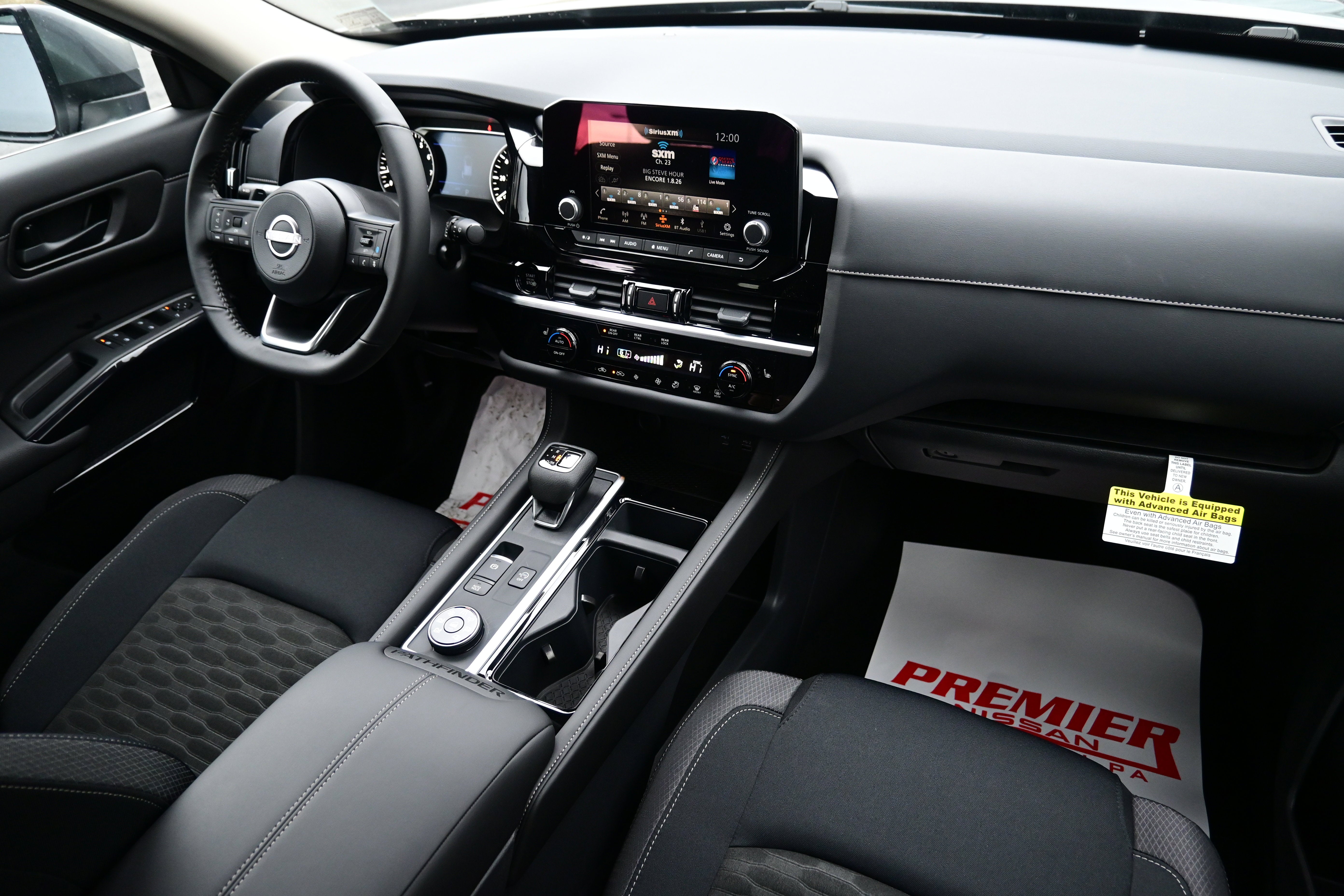 2025 Nissan Pathfinder SV