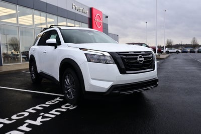 2025 Nissan Pathfinder SV