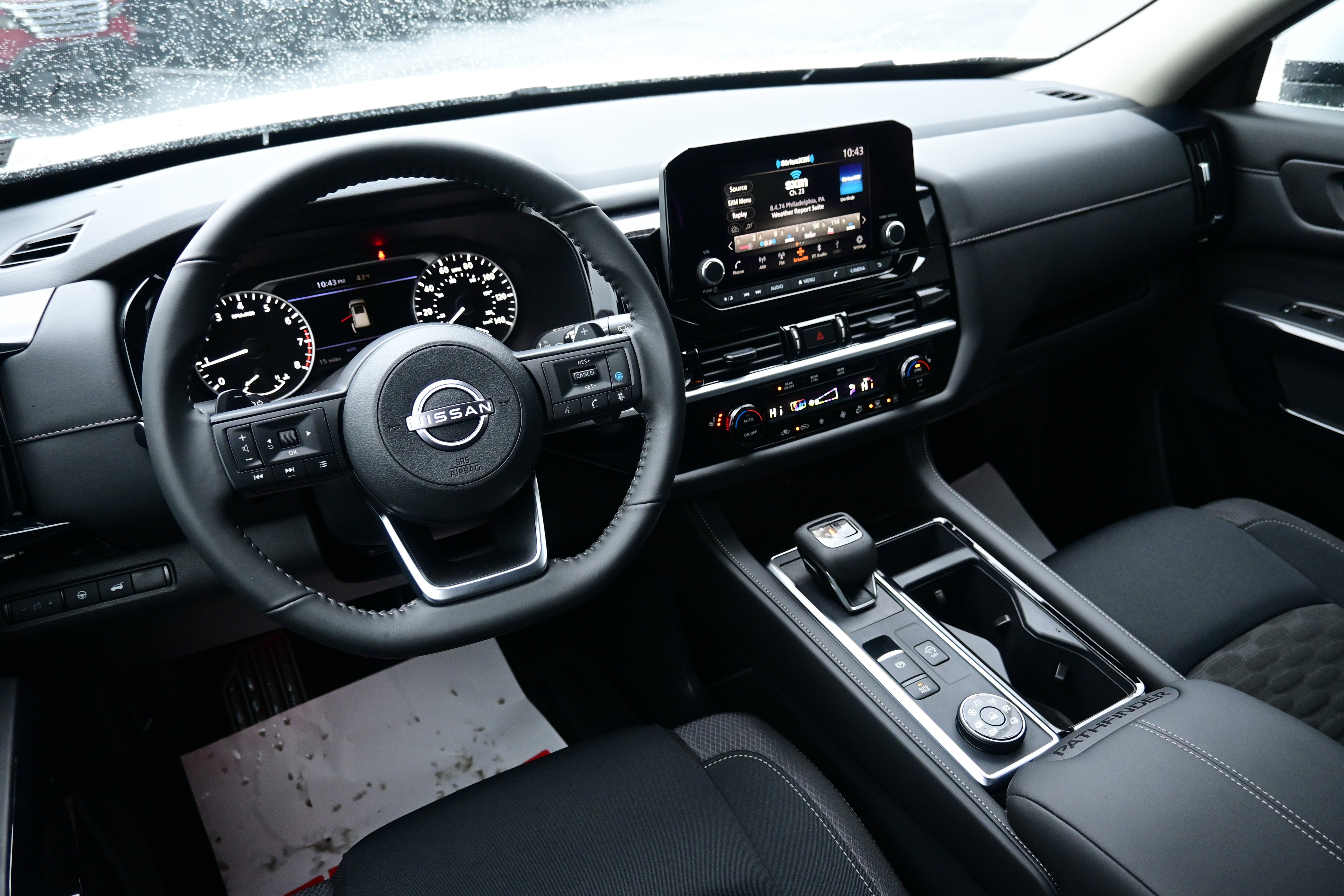 2025 Nissan Pathfinder SV