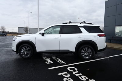 2025 Nissan Pathfinder SV