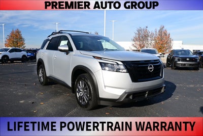 2025 Nissan Pathfinder SV