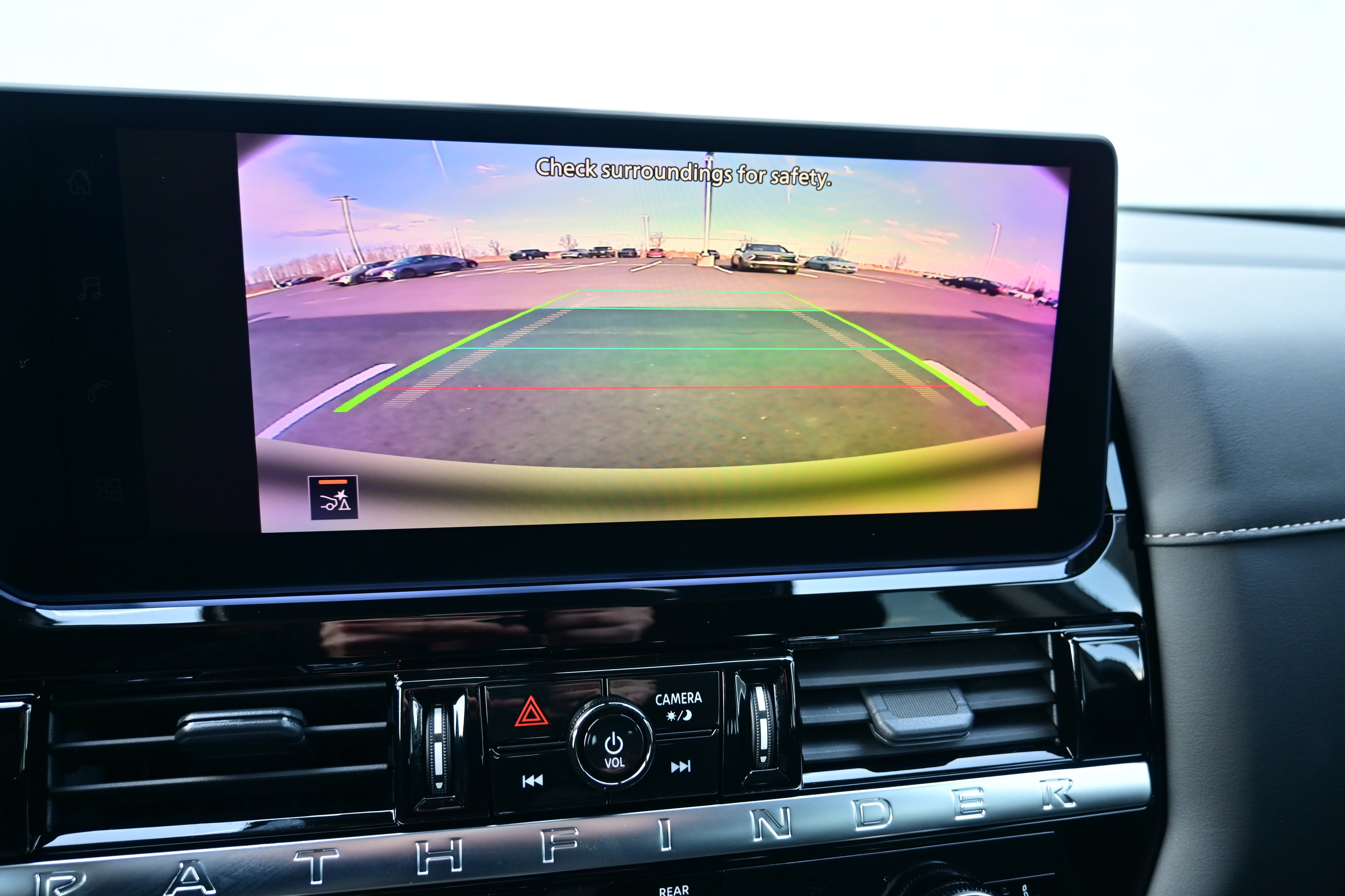 2026 Nissan Pathfinder SV