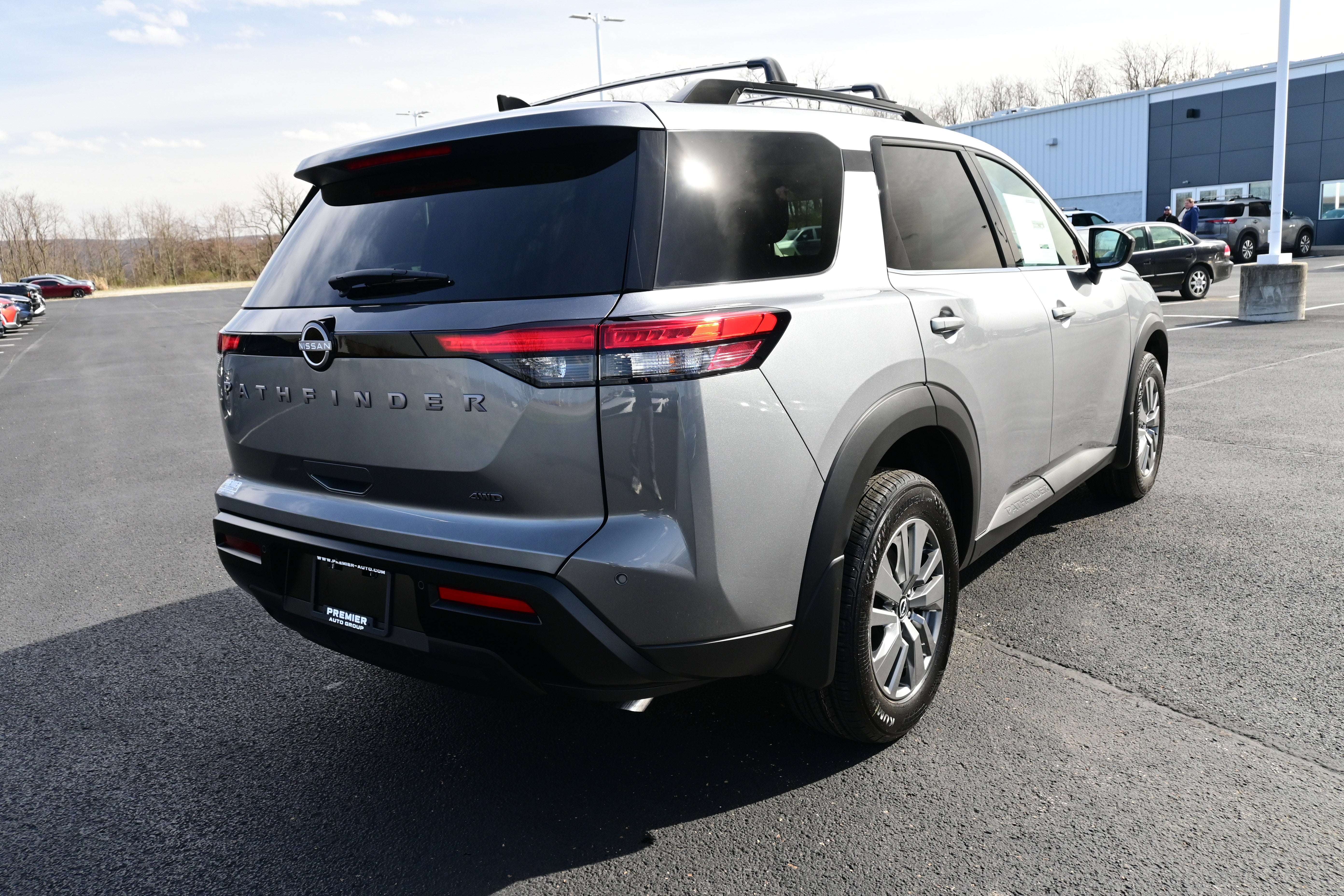 2026 Nissan Pathfinder SV