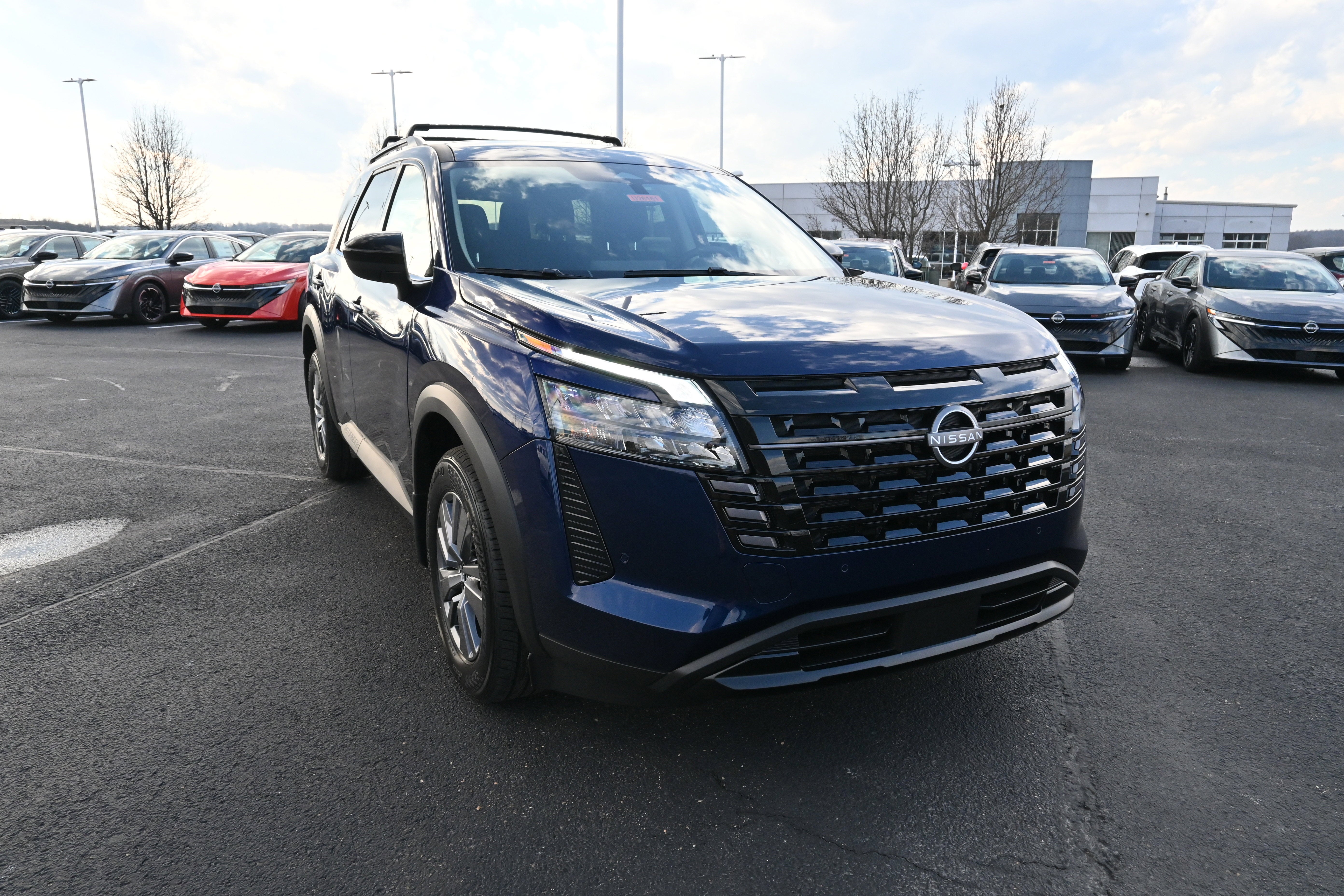 2026 Nissan Pathfinder SV