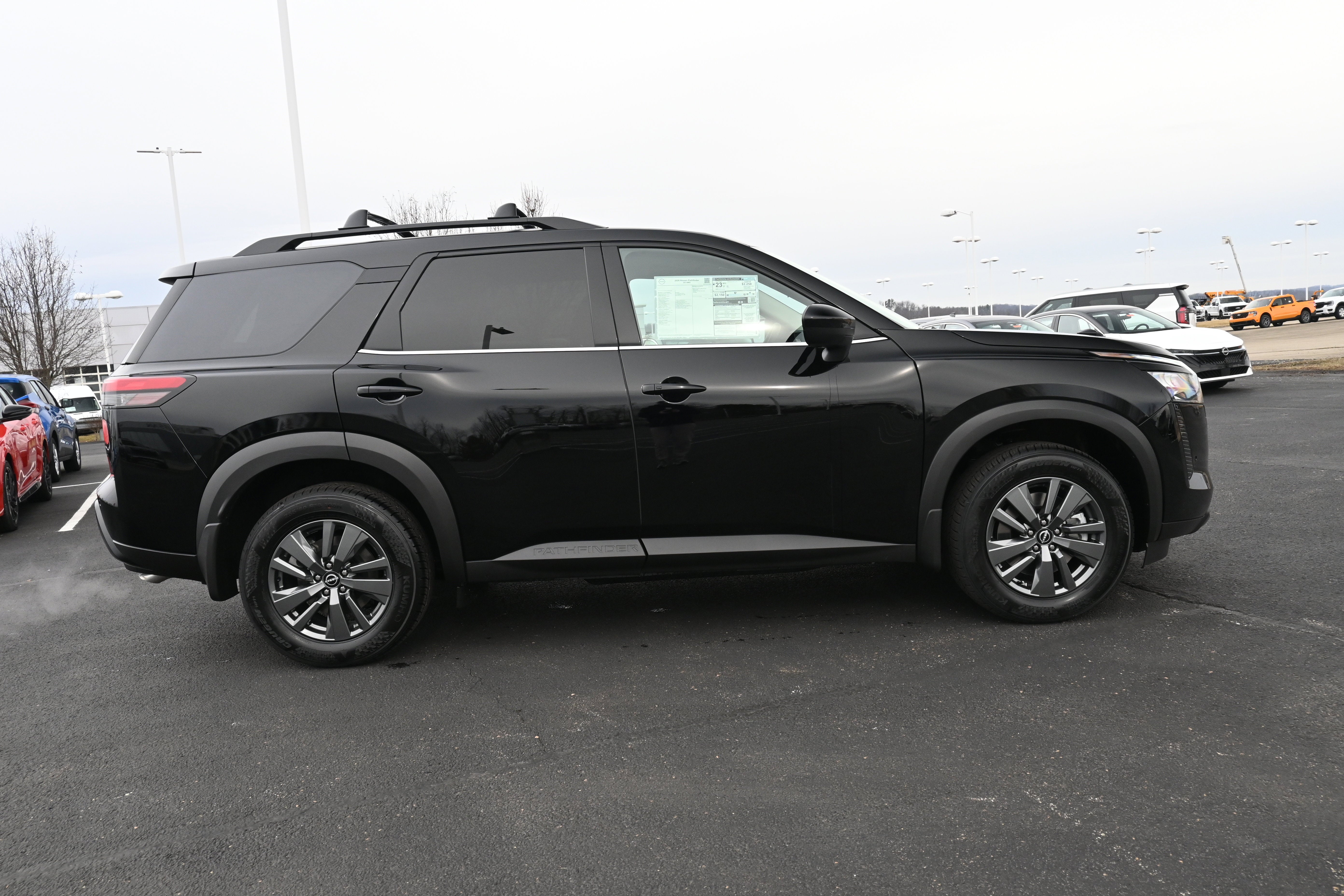 2026 Nissan Pathfinder SV