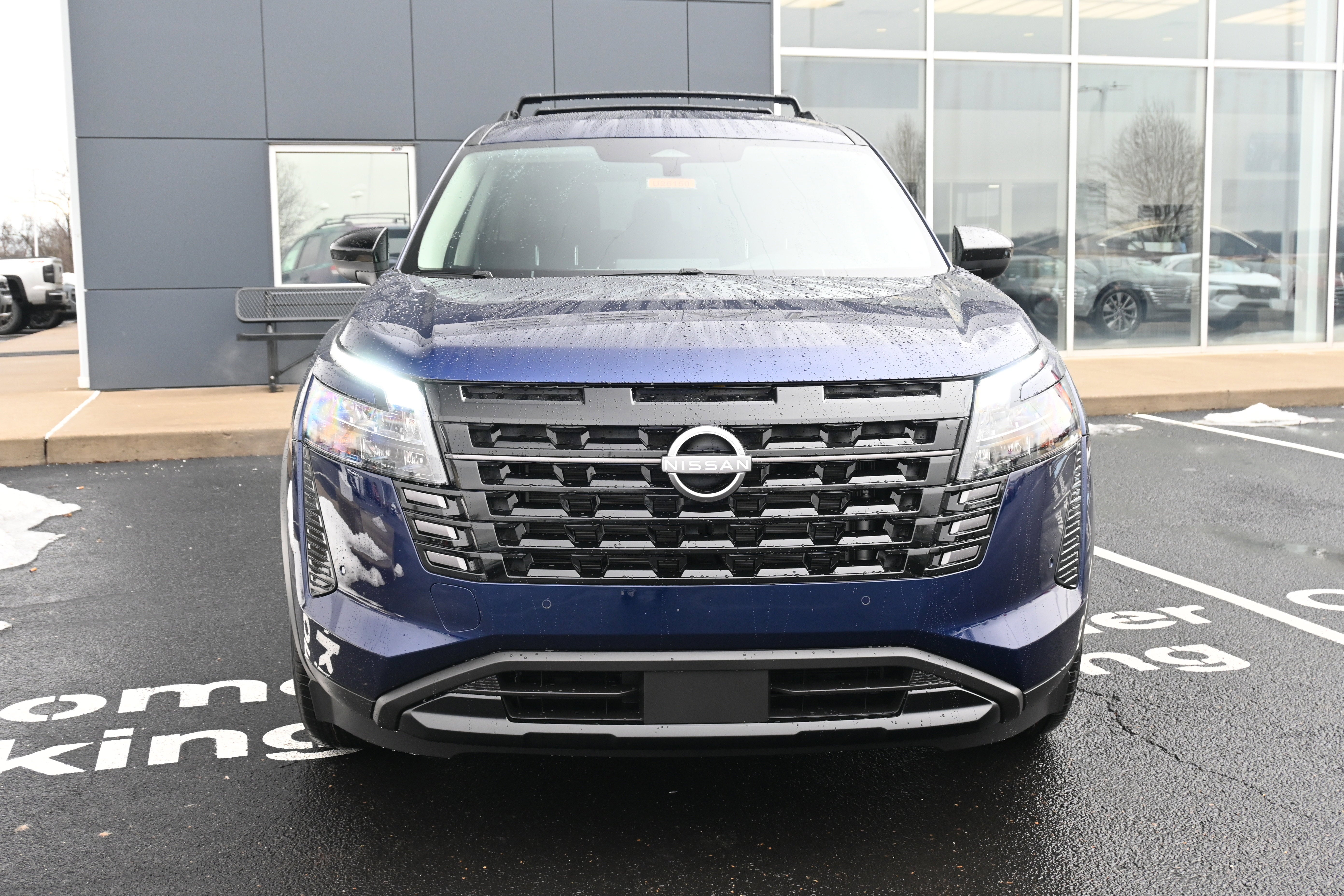 2026 Nissan Pathfinder SV