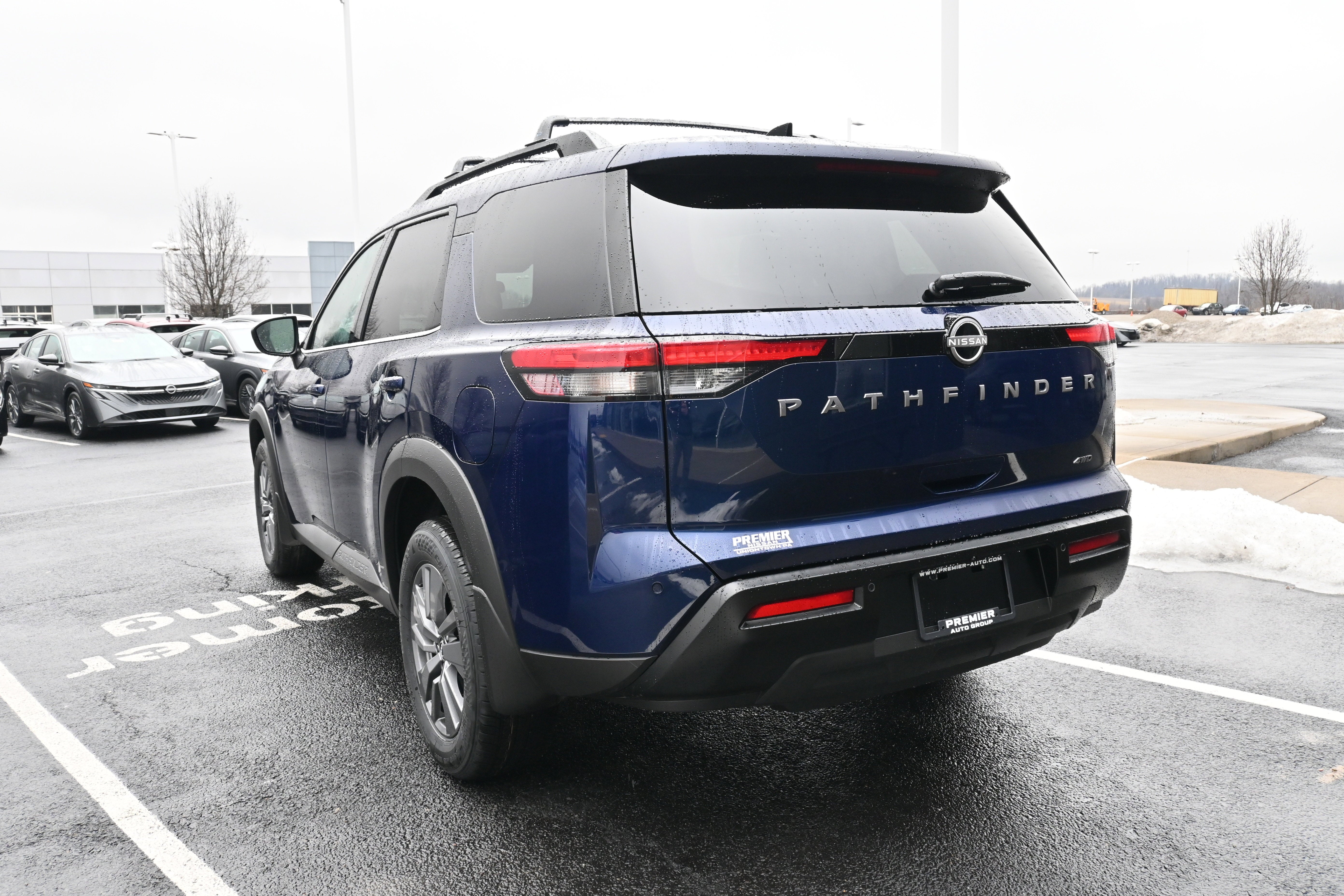2026 Nissan Pathfinder SV