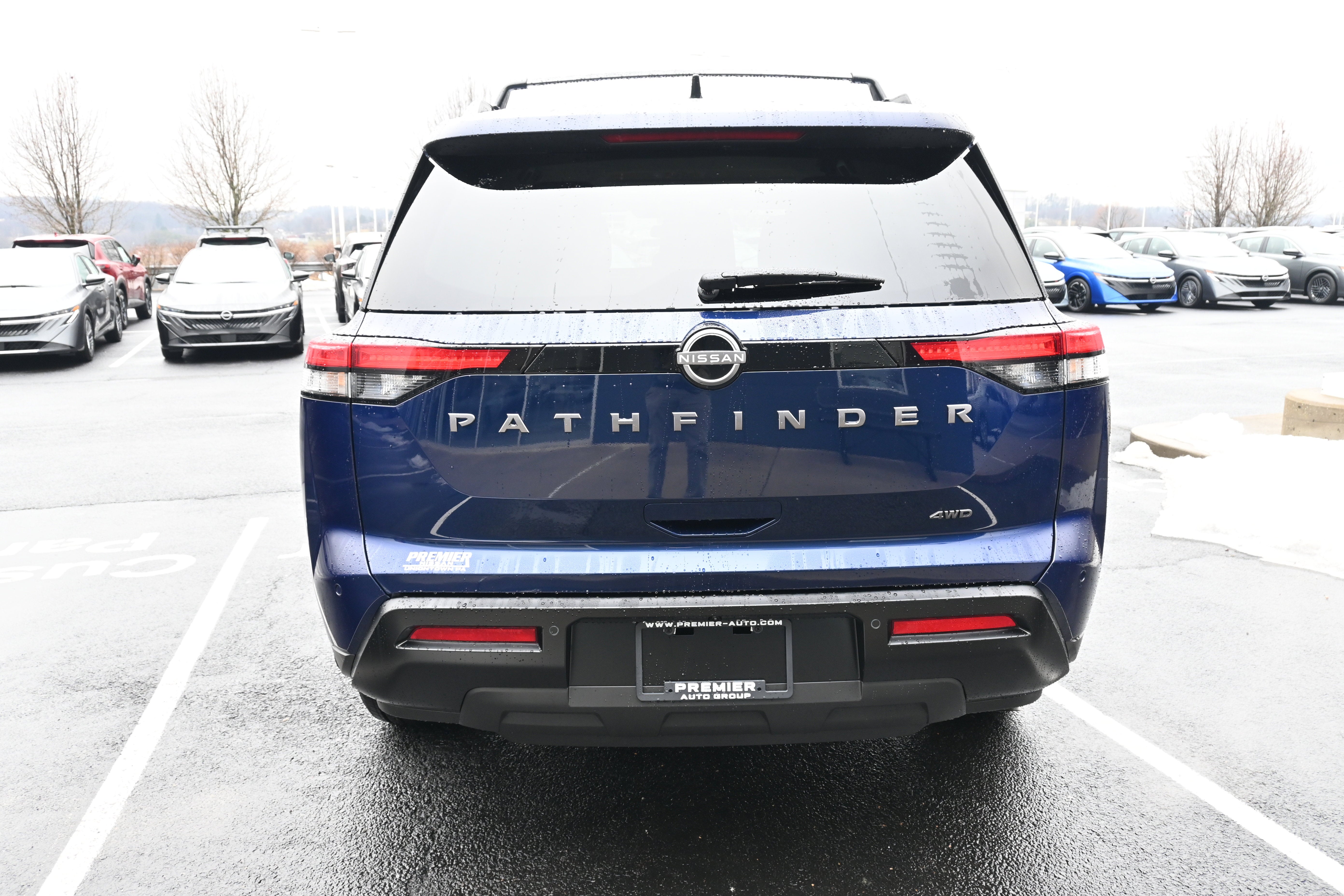 2026 Nissan Pathfinder SV