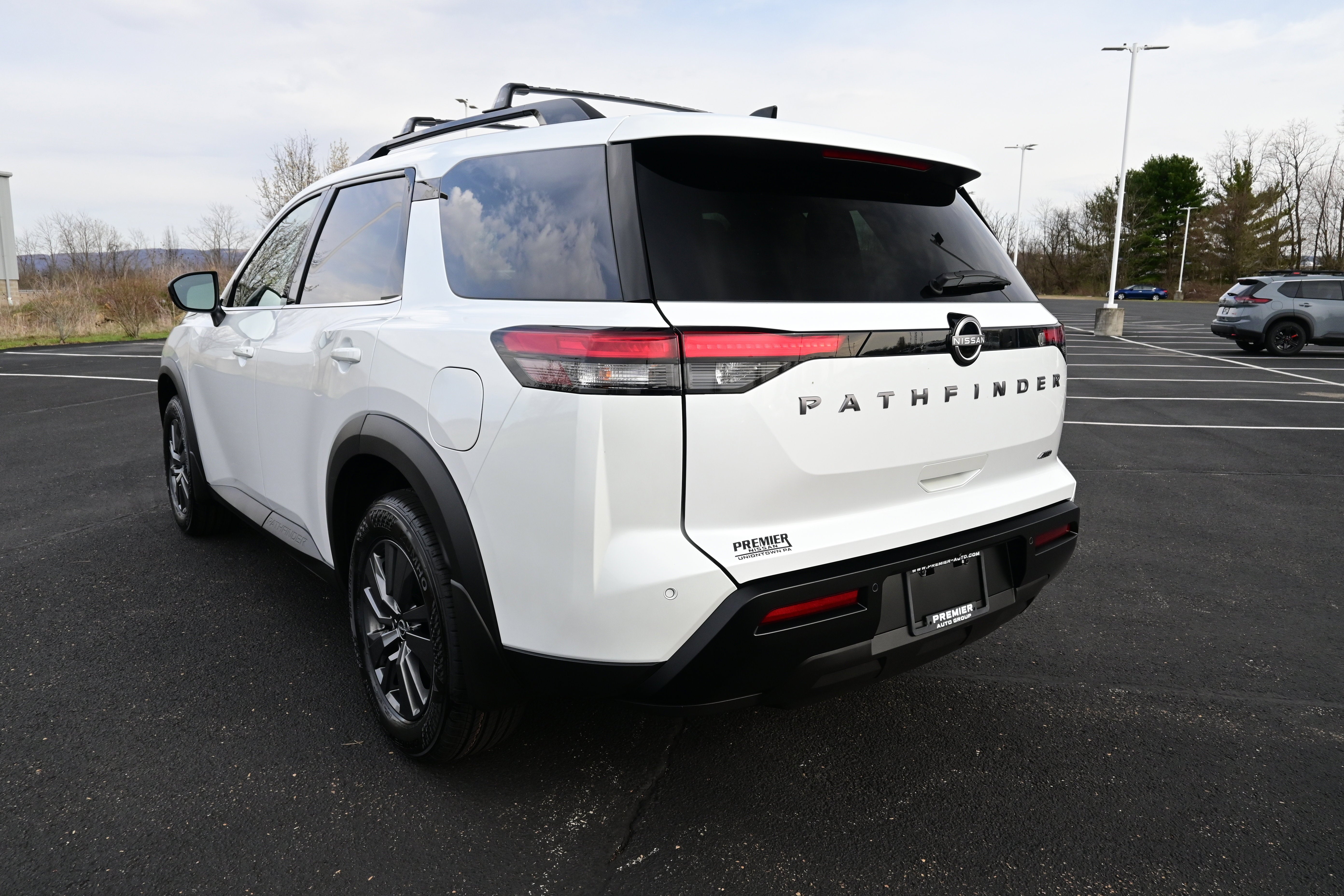 2026 Nissan Pathfinder SV