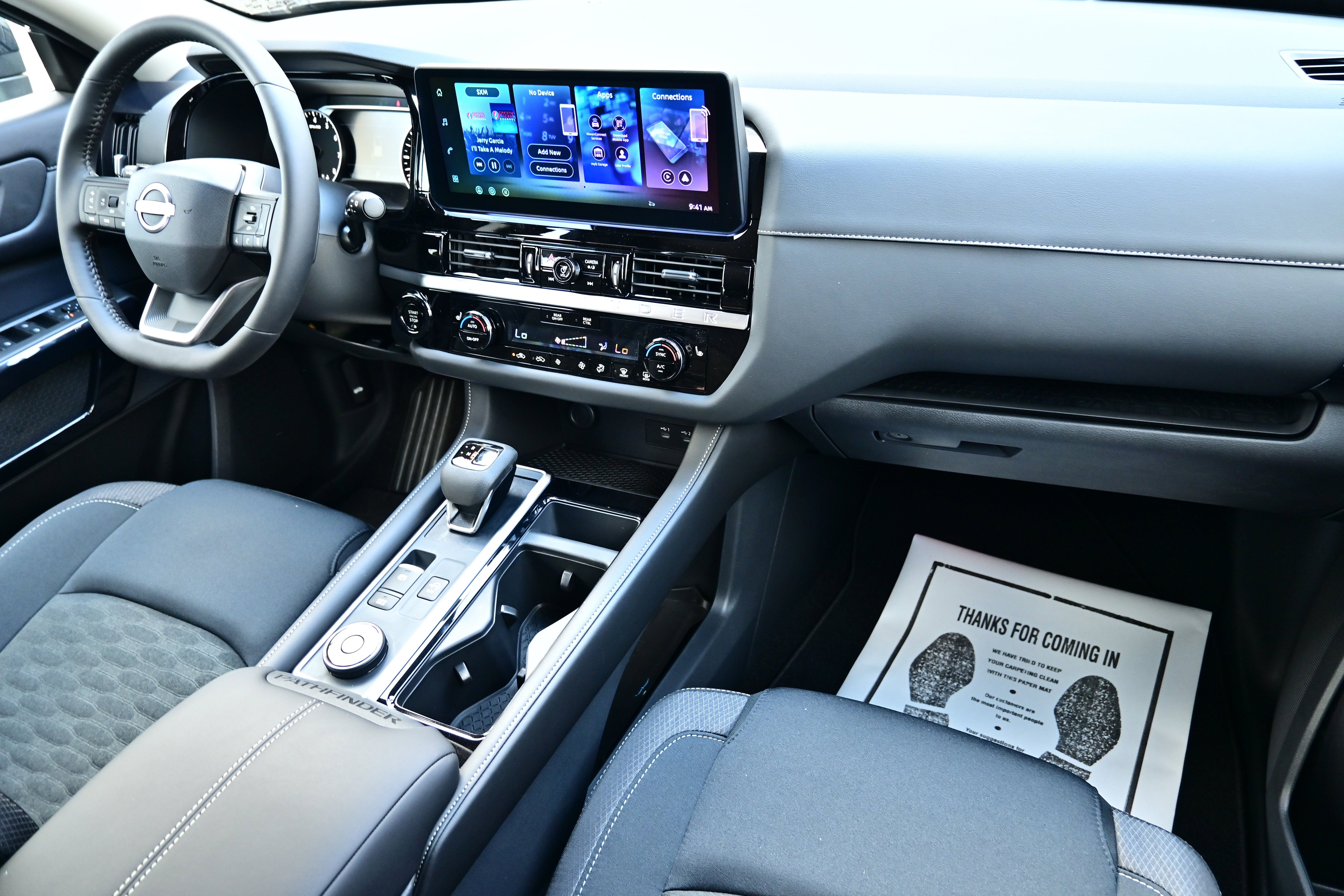 2026 Nissan Pathfinder SV