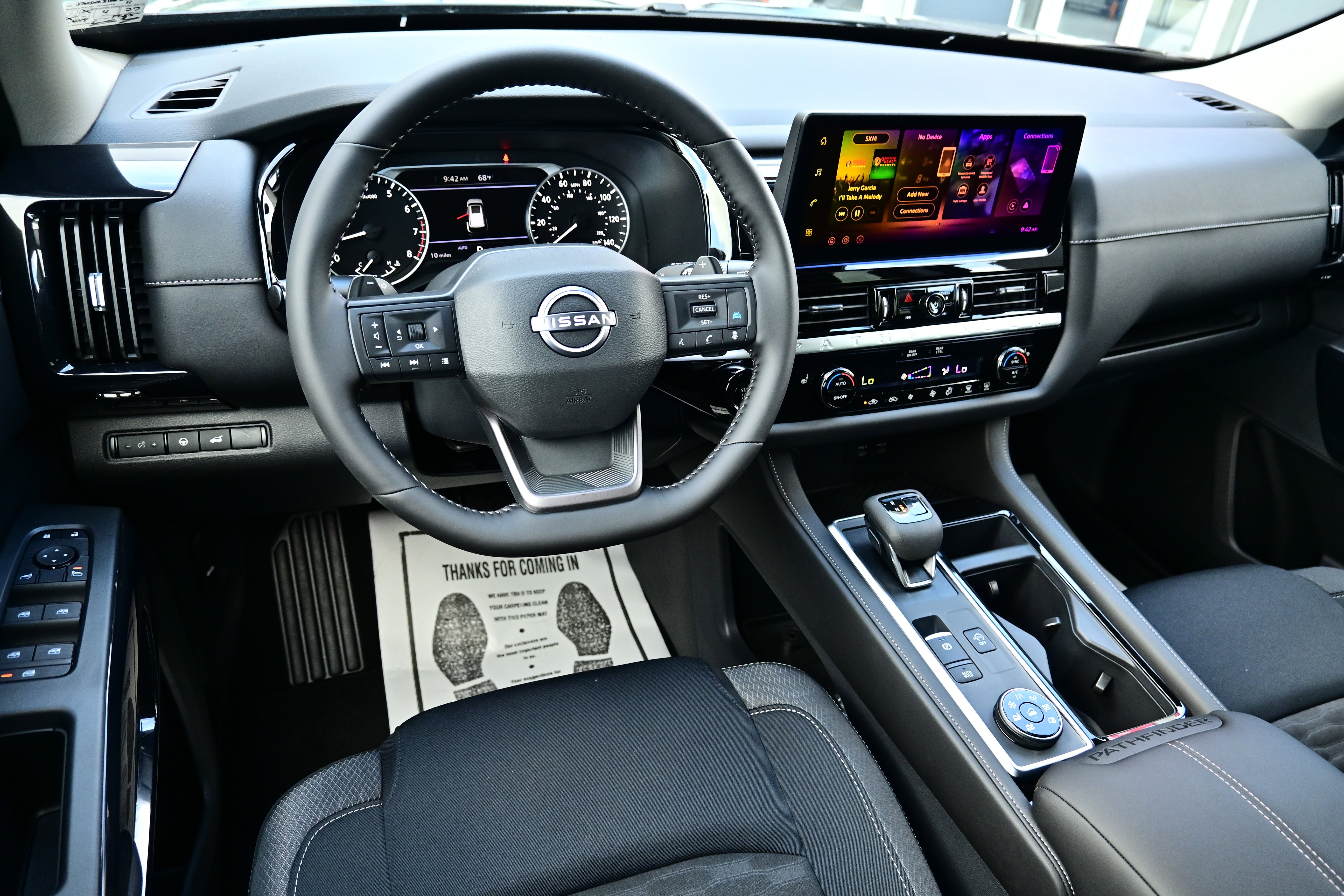 2026 Nissan Pathfinder SV