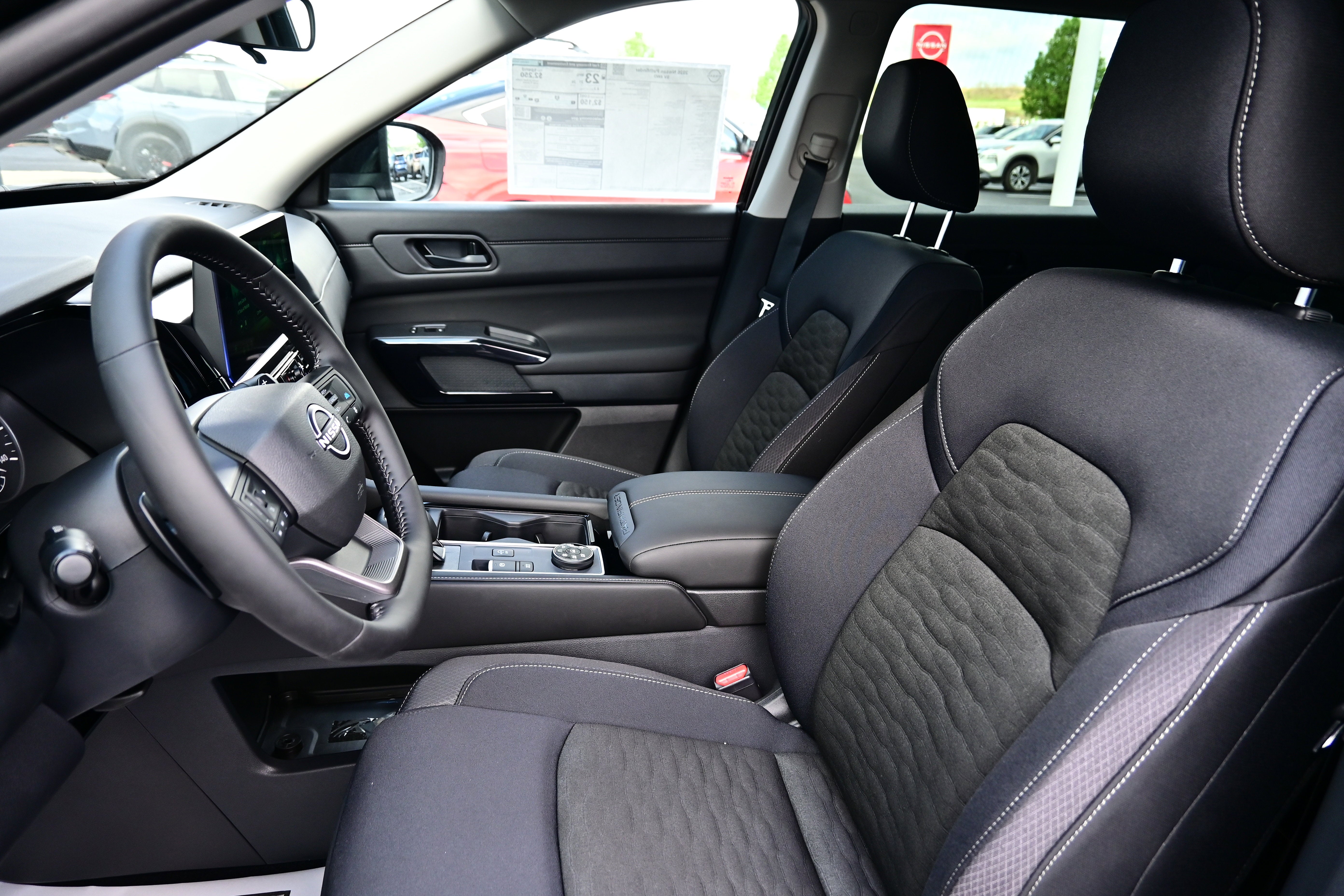 2026 Nissan Pathfinder SV