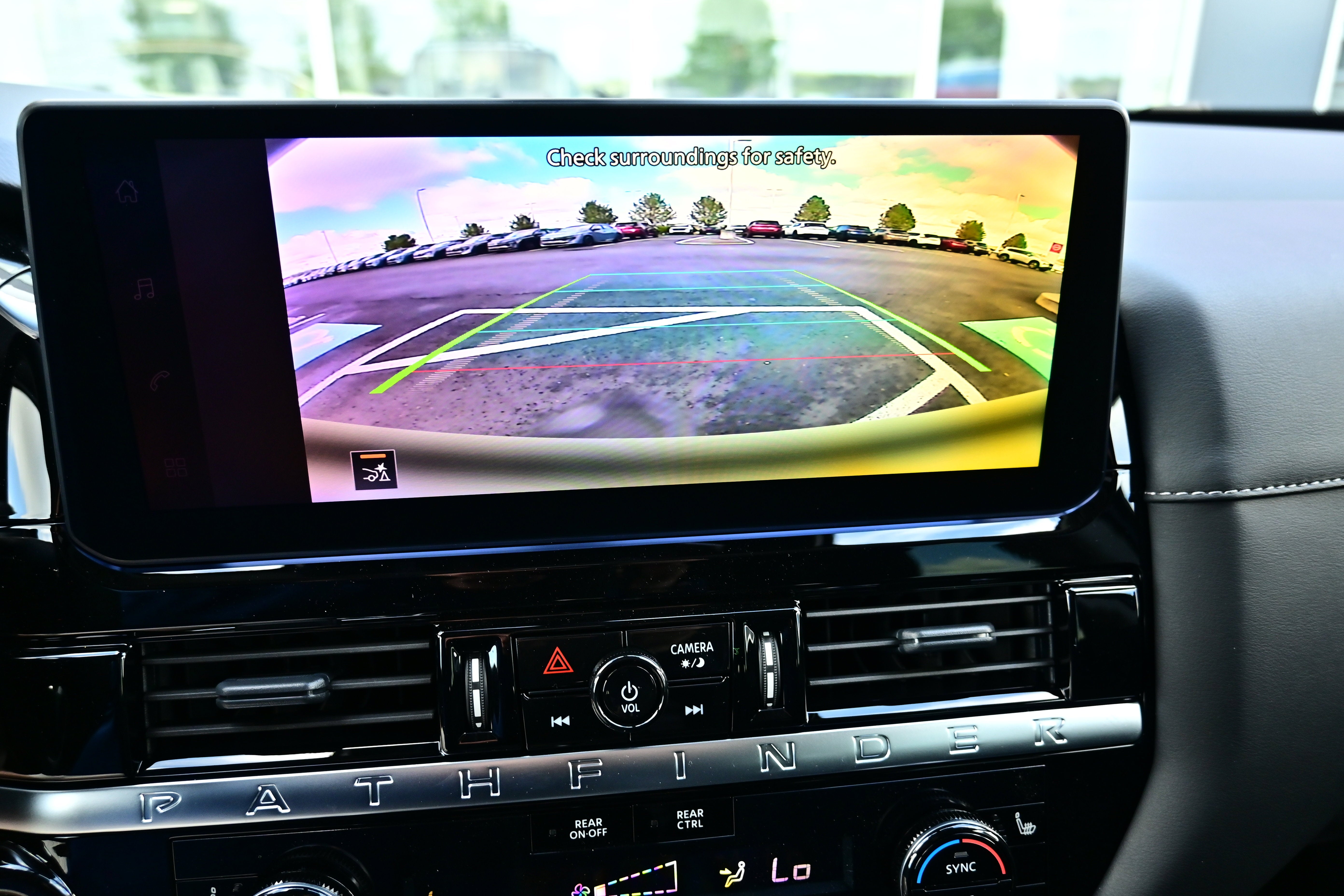 2026 Nissan Pathfinder SV